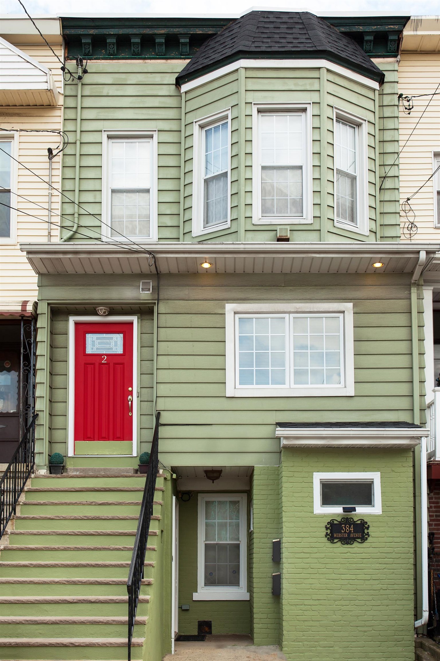 384 WEBSTER AVE Unit: 2