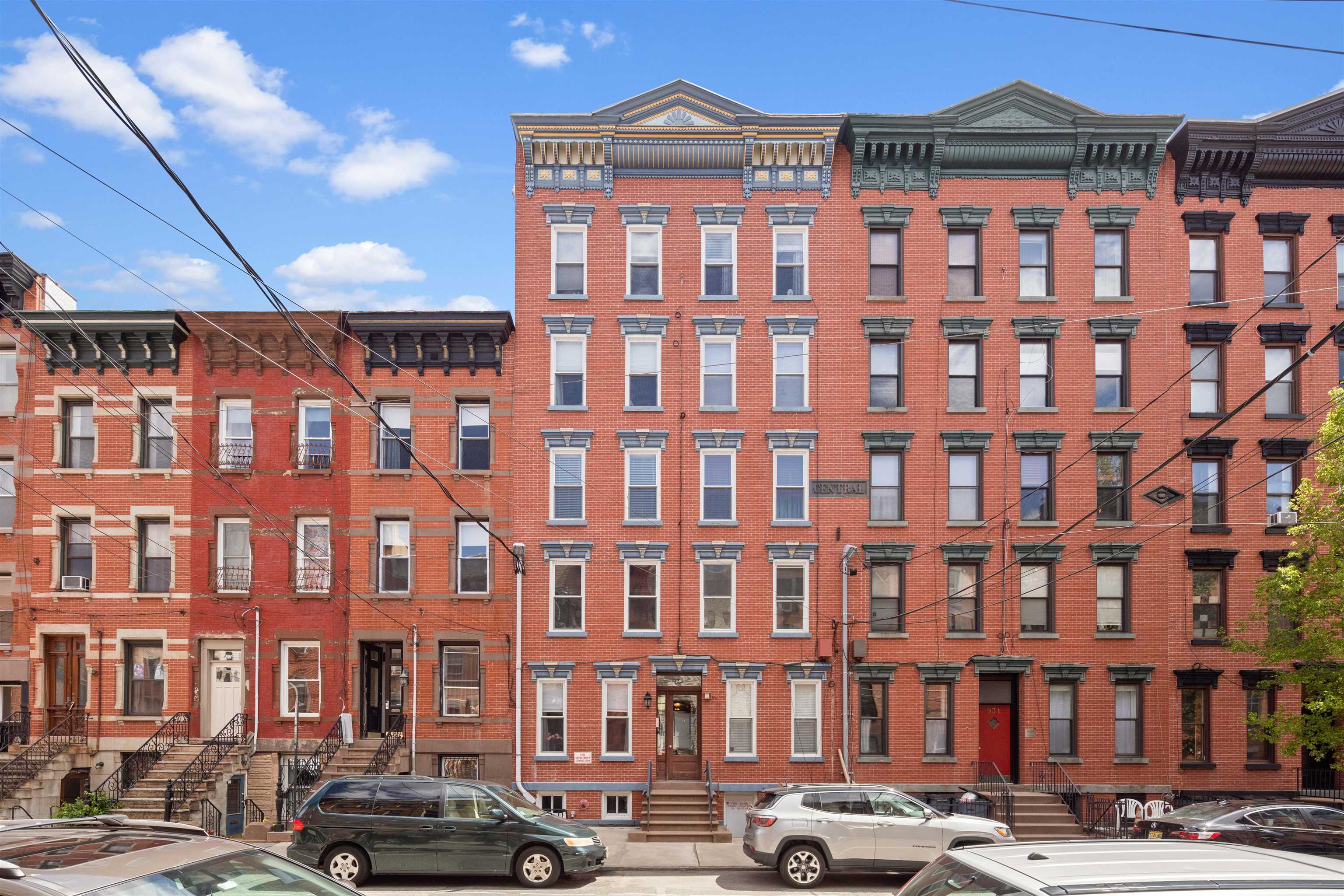 933 GARDEN ST Unit: 3