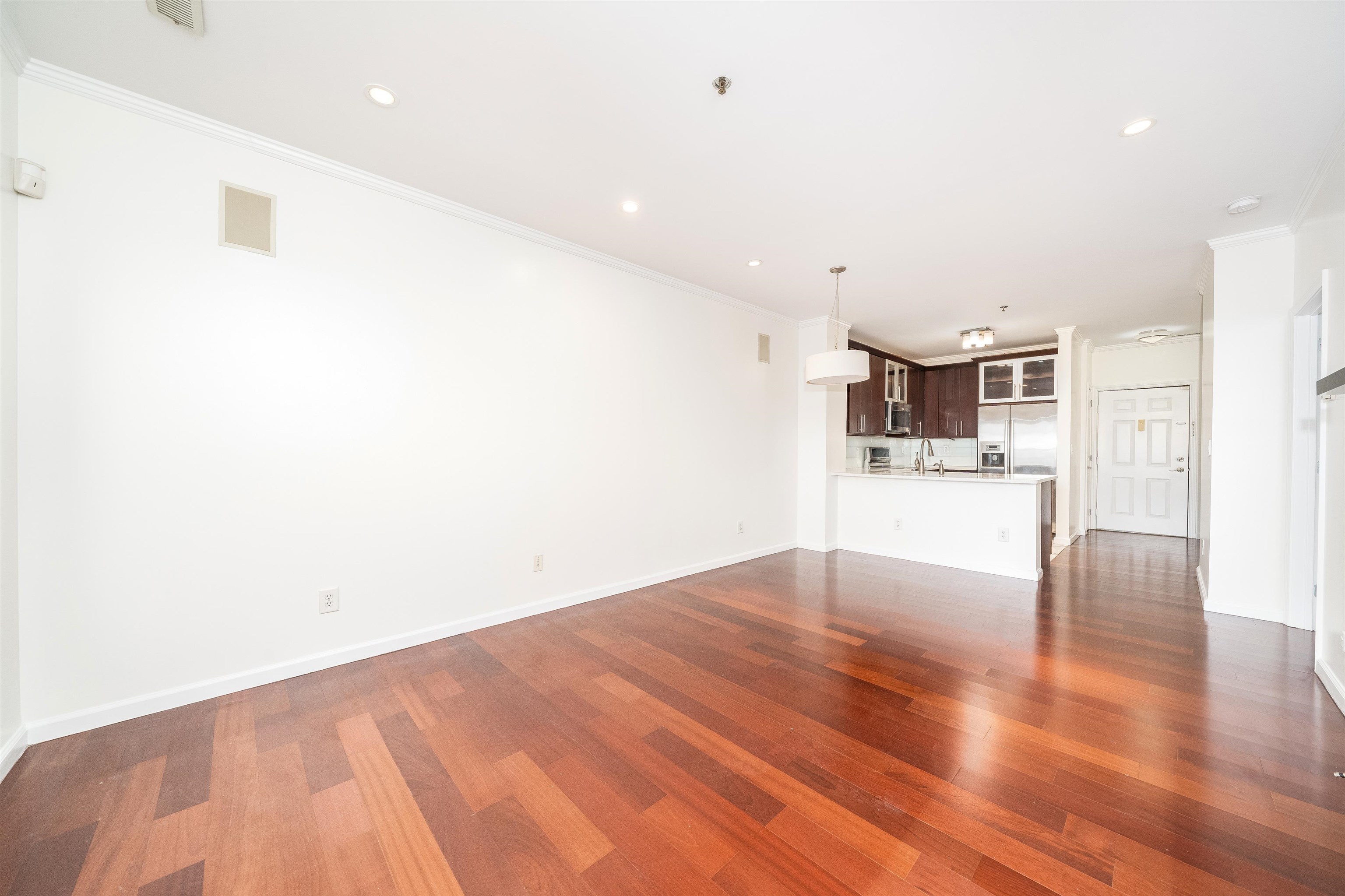 26 AVENUE AT PORT IMPERIAL Unit: 204