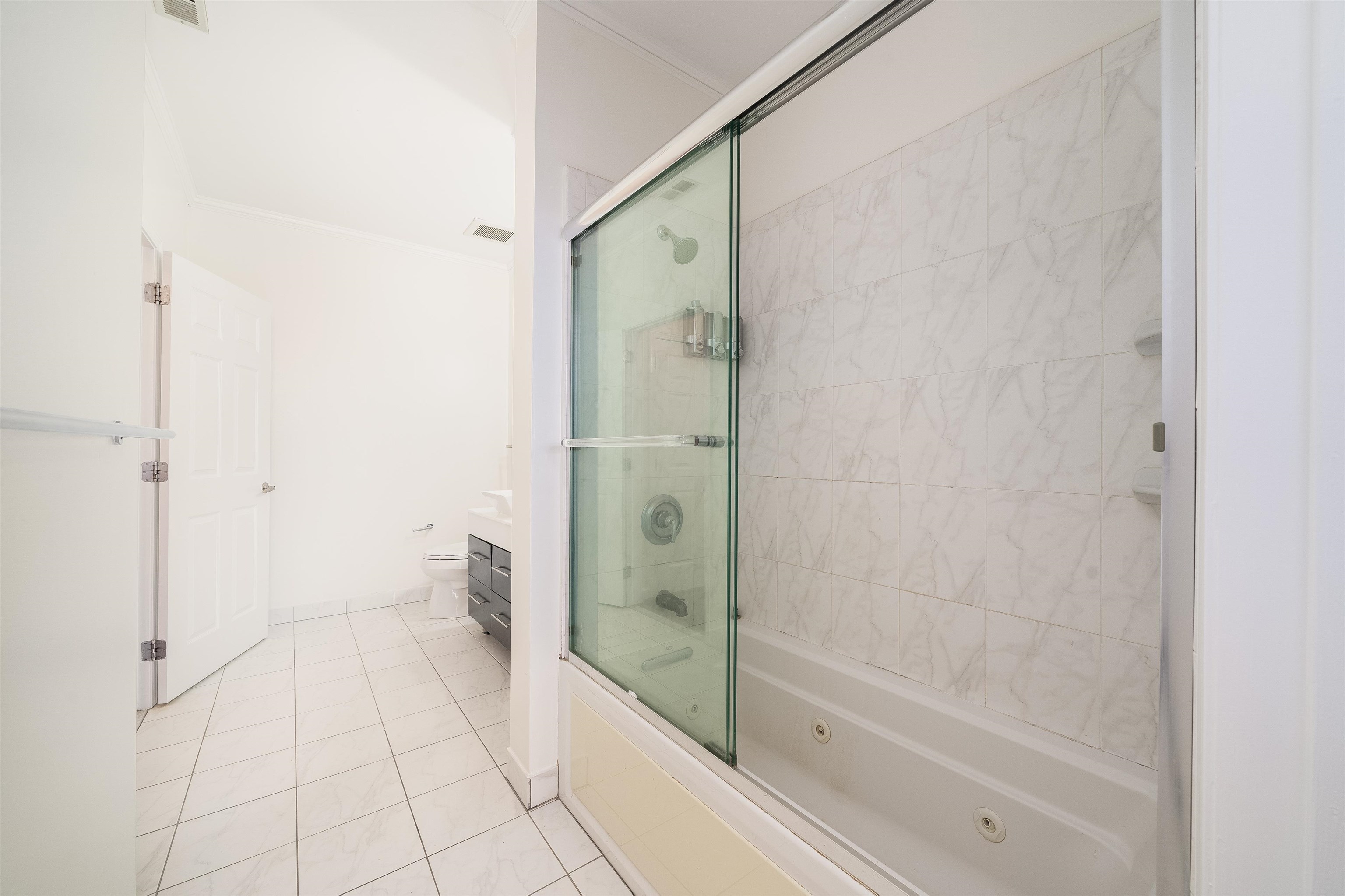 26 AVENUE AT PORT IMPERIAL Unit: 204