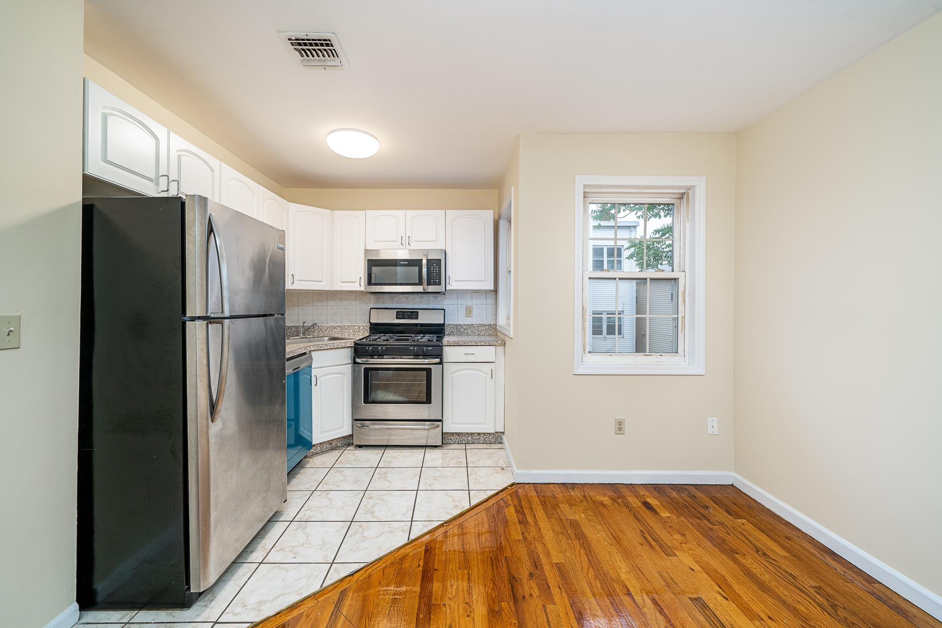 524-526 4TH ST Unit: 14