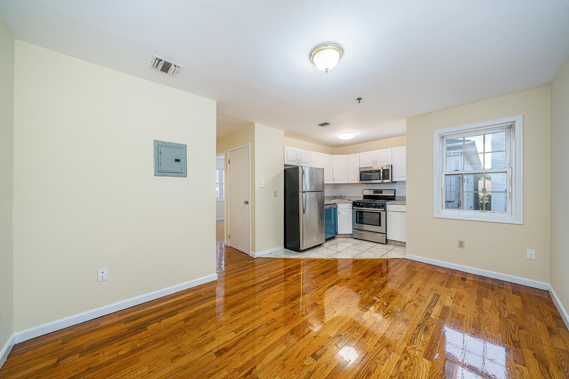 524-526 4TH ST Unit: 14