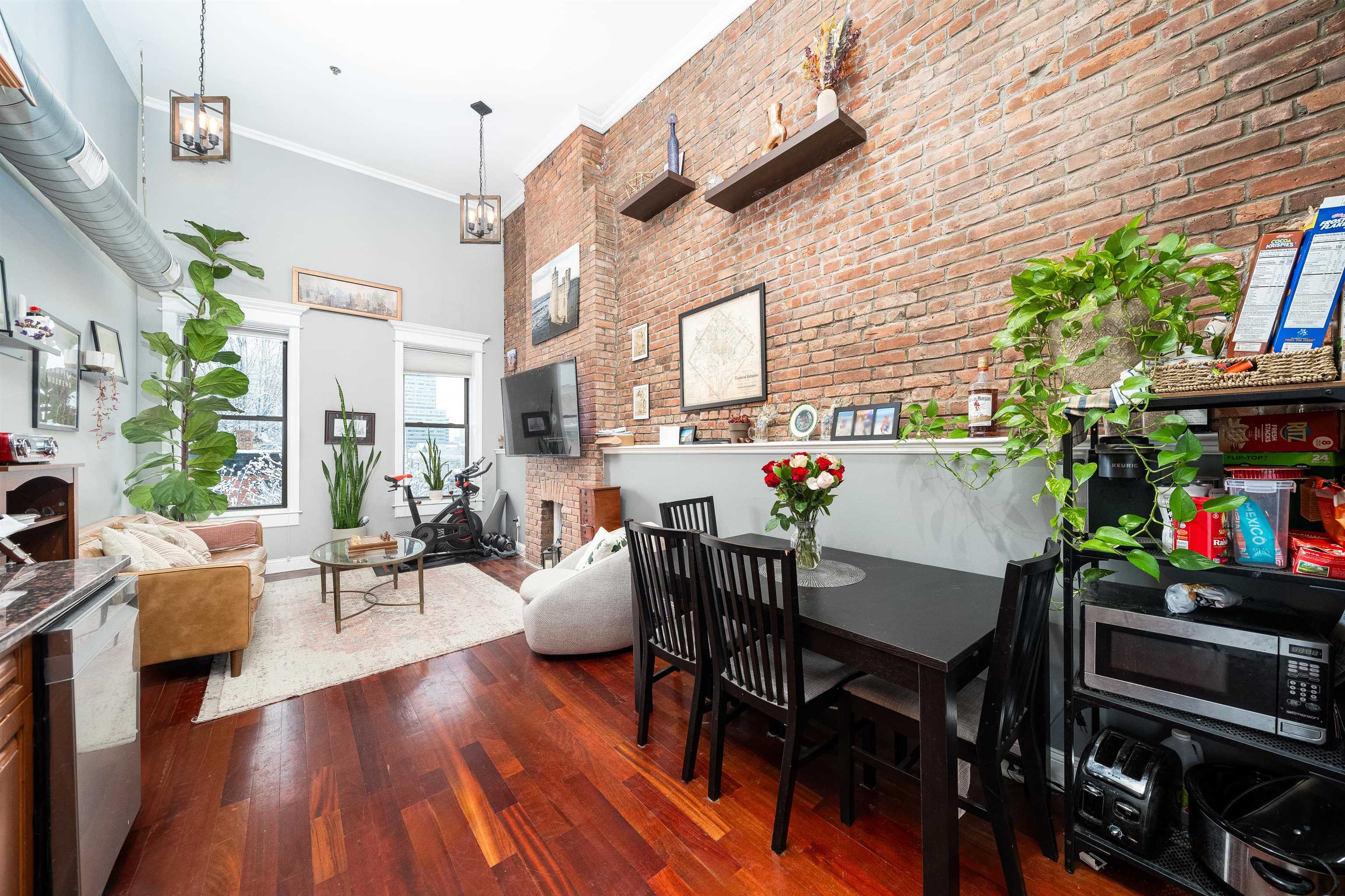 515 MANILA AVE Unit: 4L