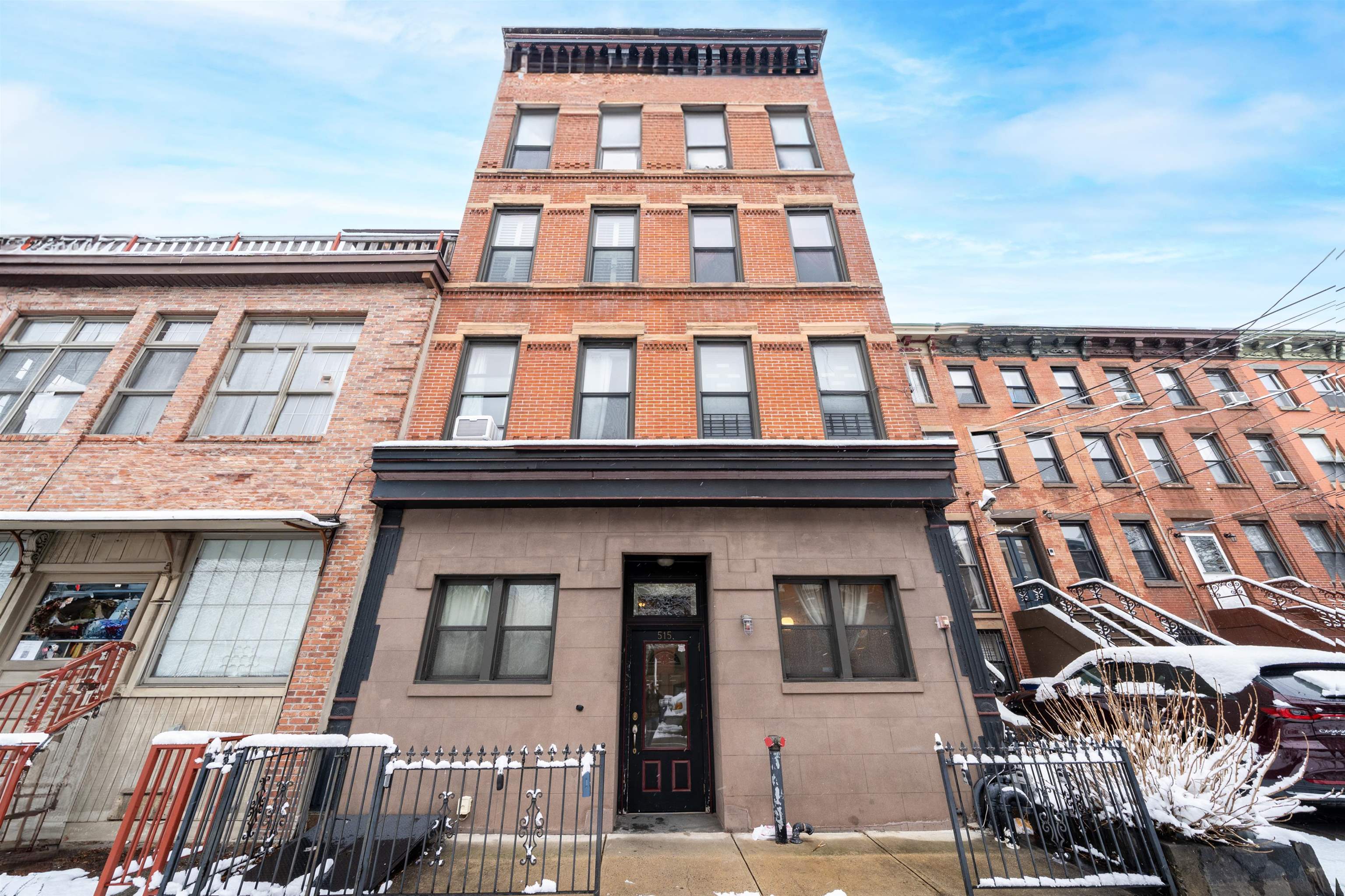 515 MANILA AVE Unit: 4L