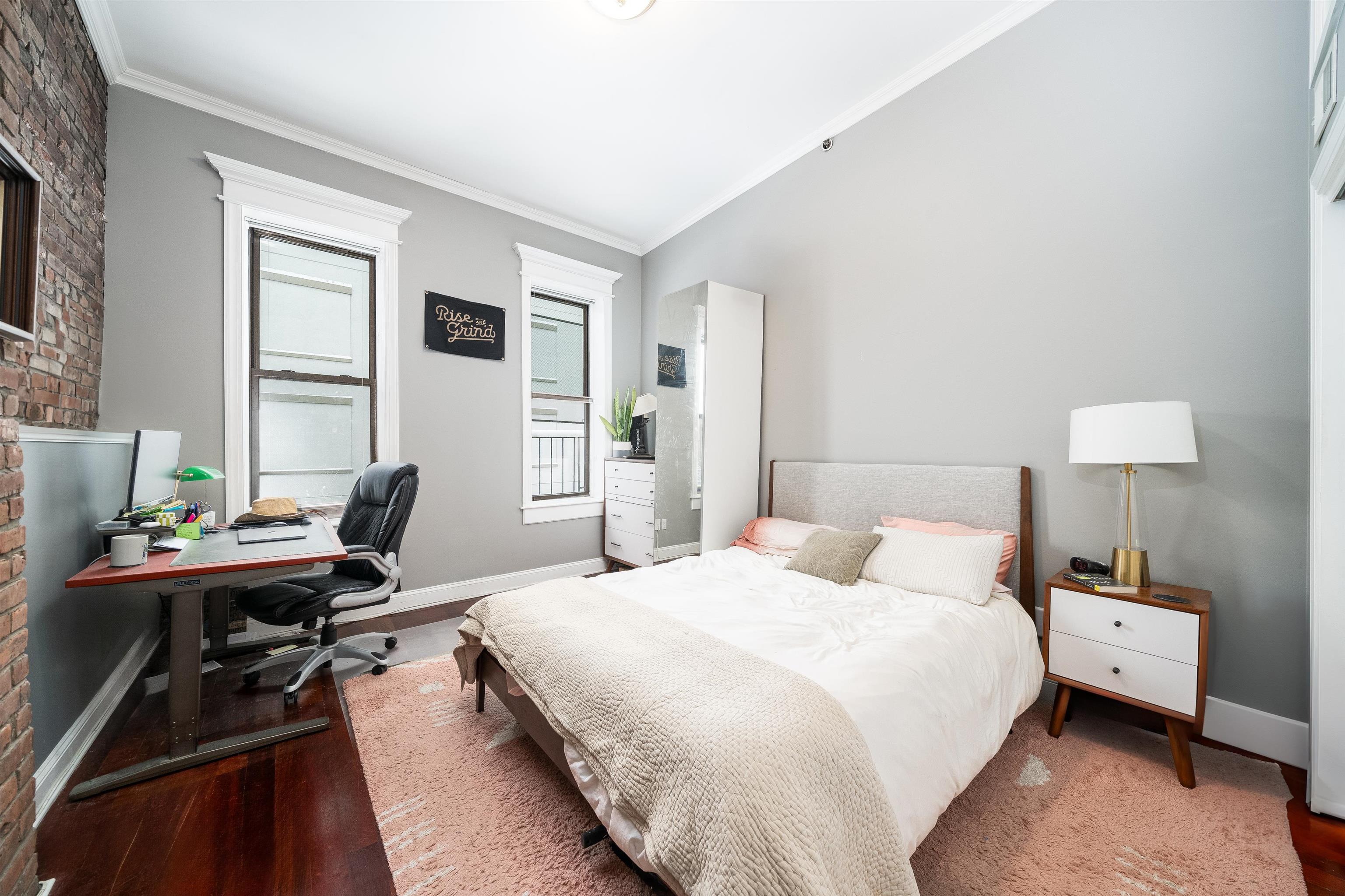 515 MANILA AVE Unit: 4L