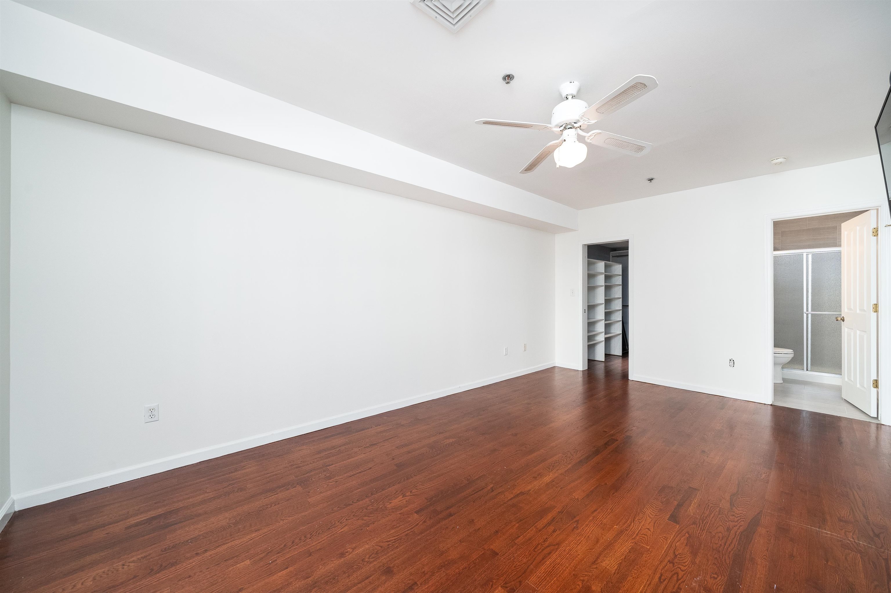 726 ADAMS ST Unit: 2