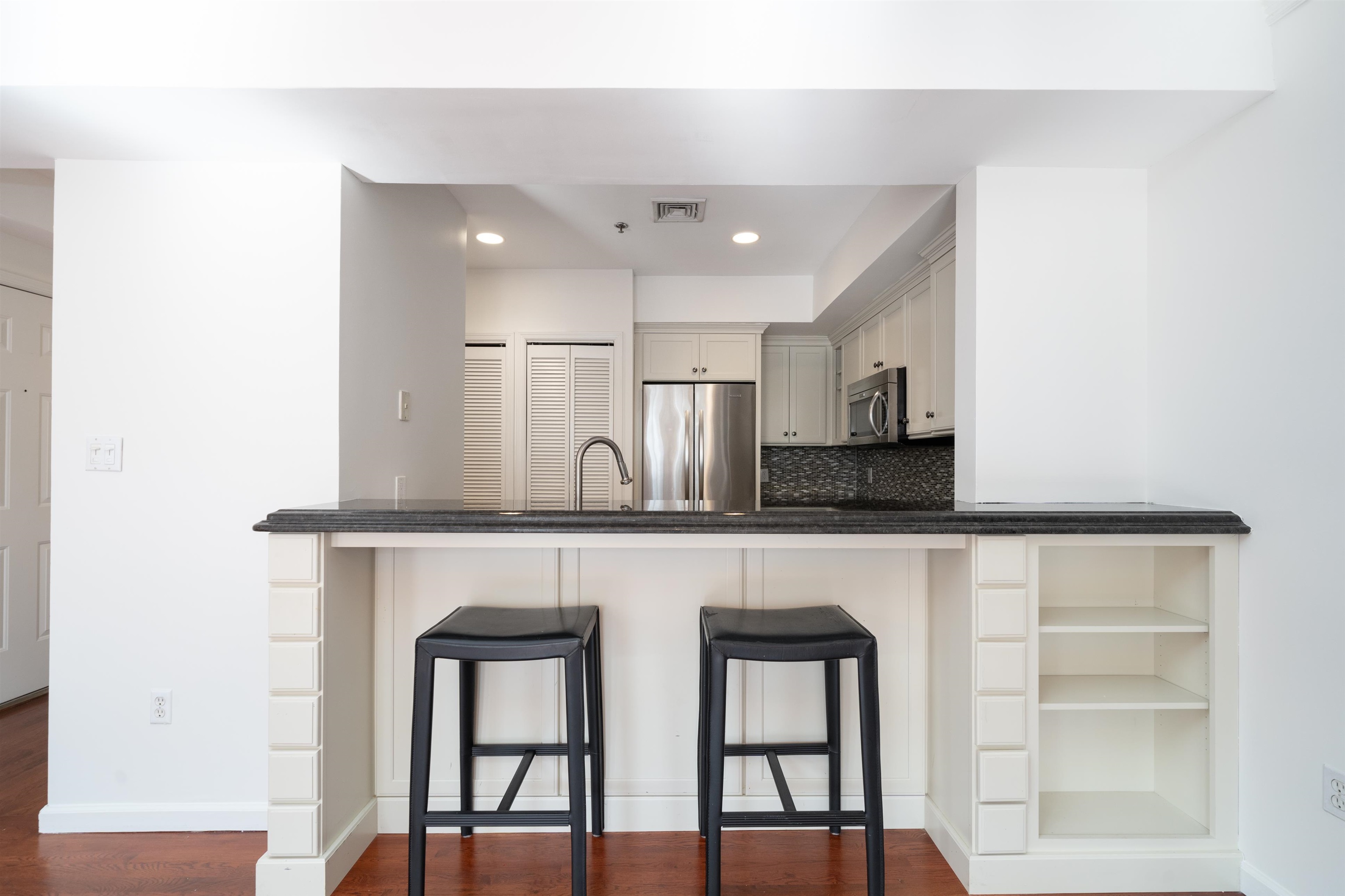 726 ADAMS ST Unit: 2