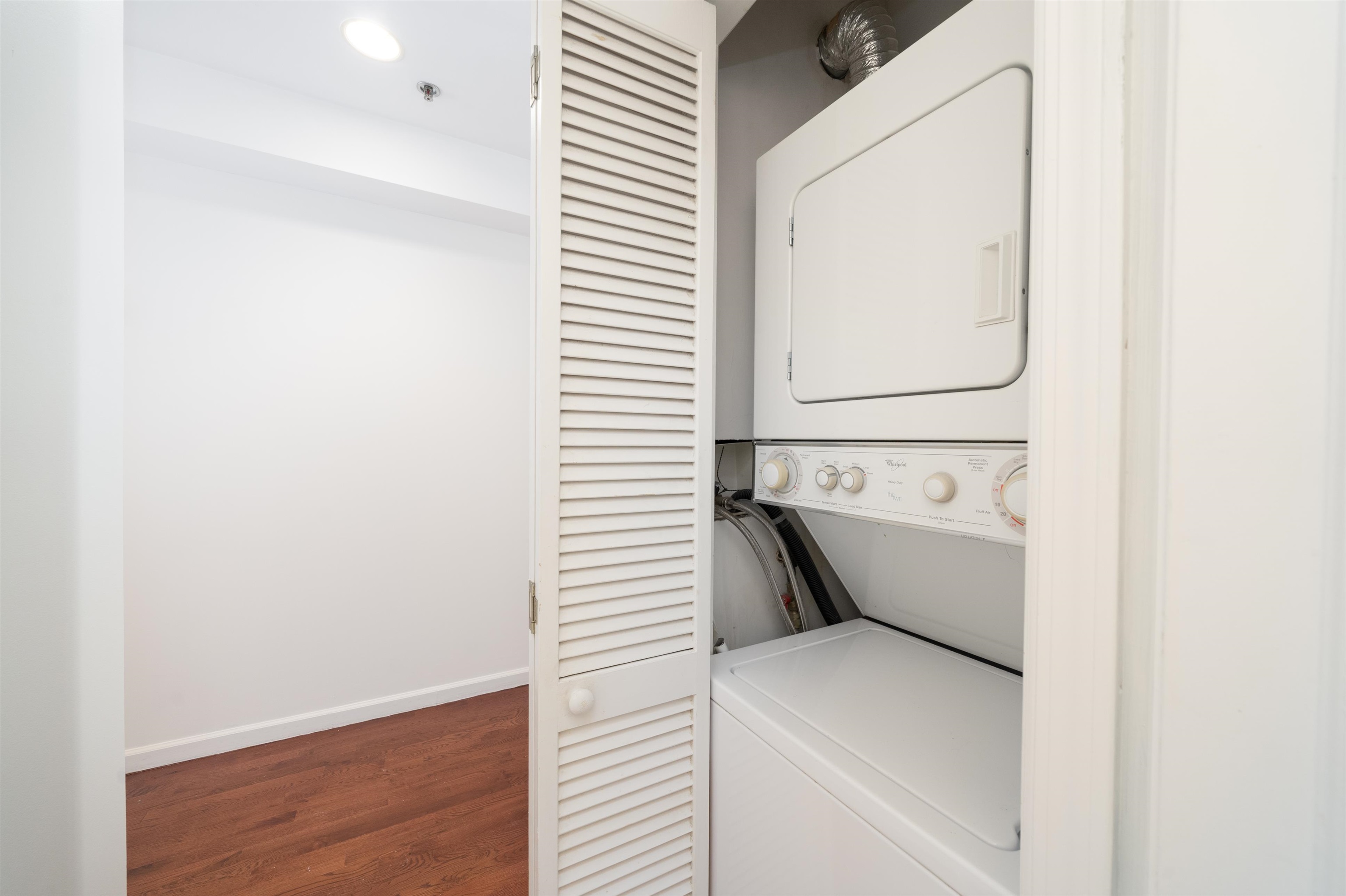 726 ADAMS ST Unit: 2