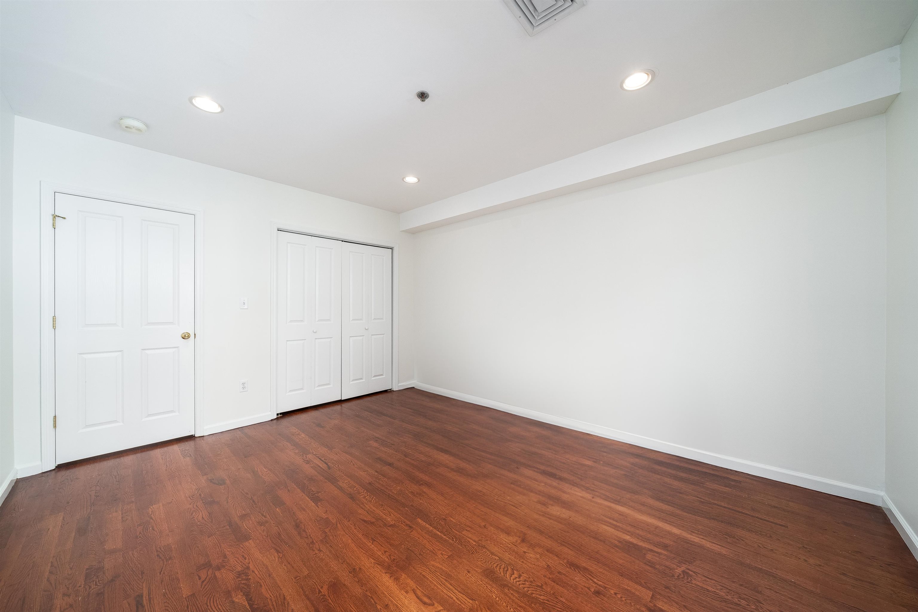 726 ADAMS ST Unit: 2