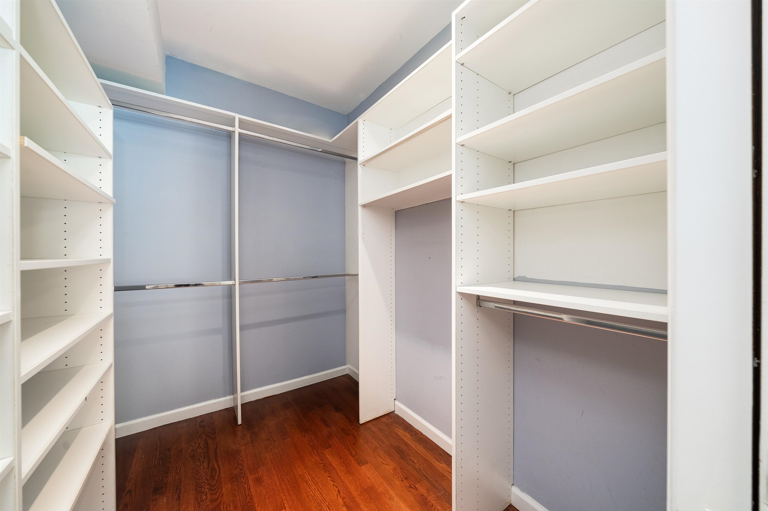 726 ADAMS ST Unit: 2