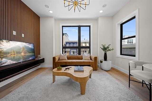 27 GRAHAM ST Unit: 1