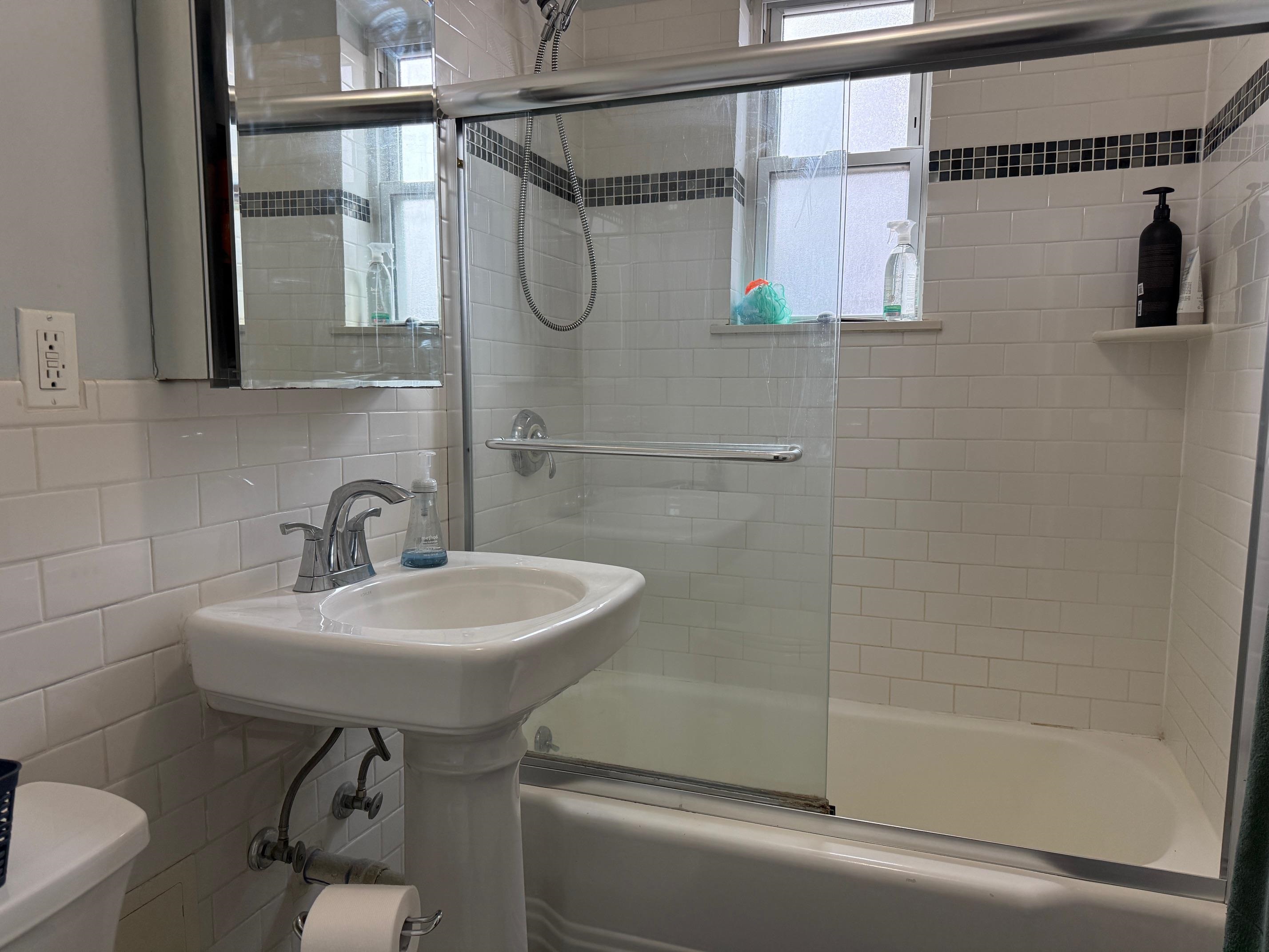 2520 KENNEDY BLVD Unit: 1F