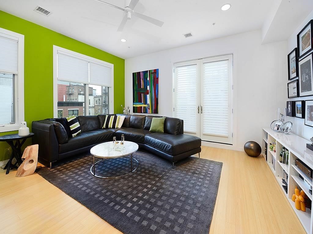 511 MADISON ST Unit: 303