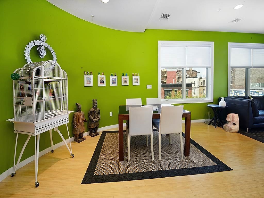 511 MADISON ST Unit: 303