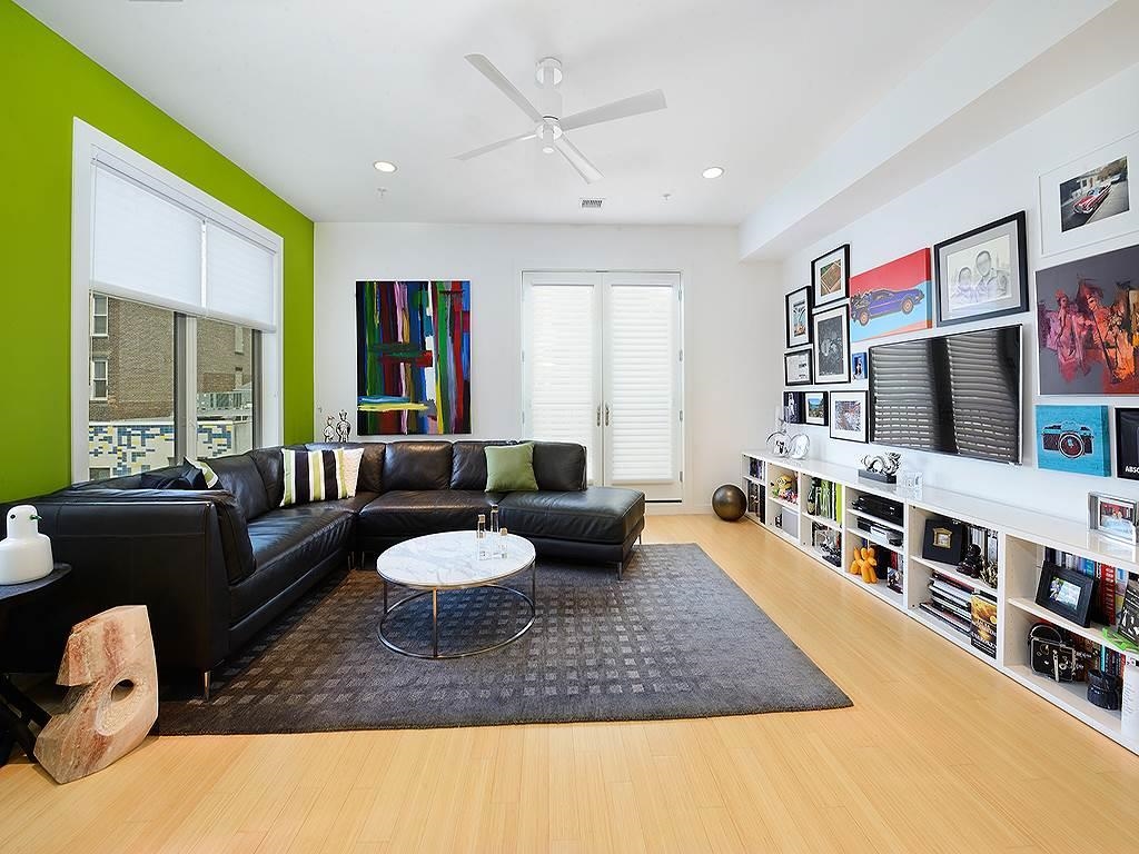 511 MADISON ST Unit: 303