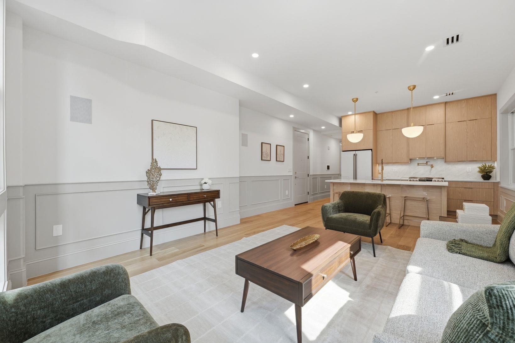 206 SHERMAN AVE Unit: 2