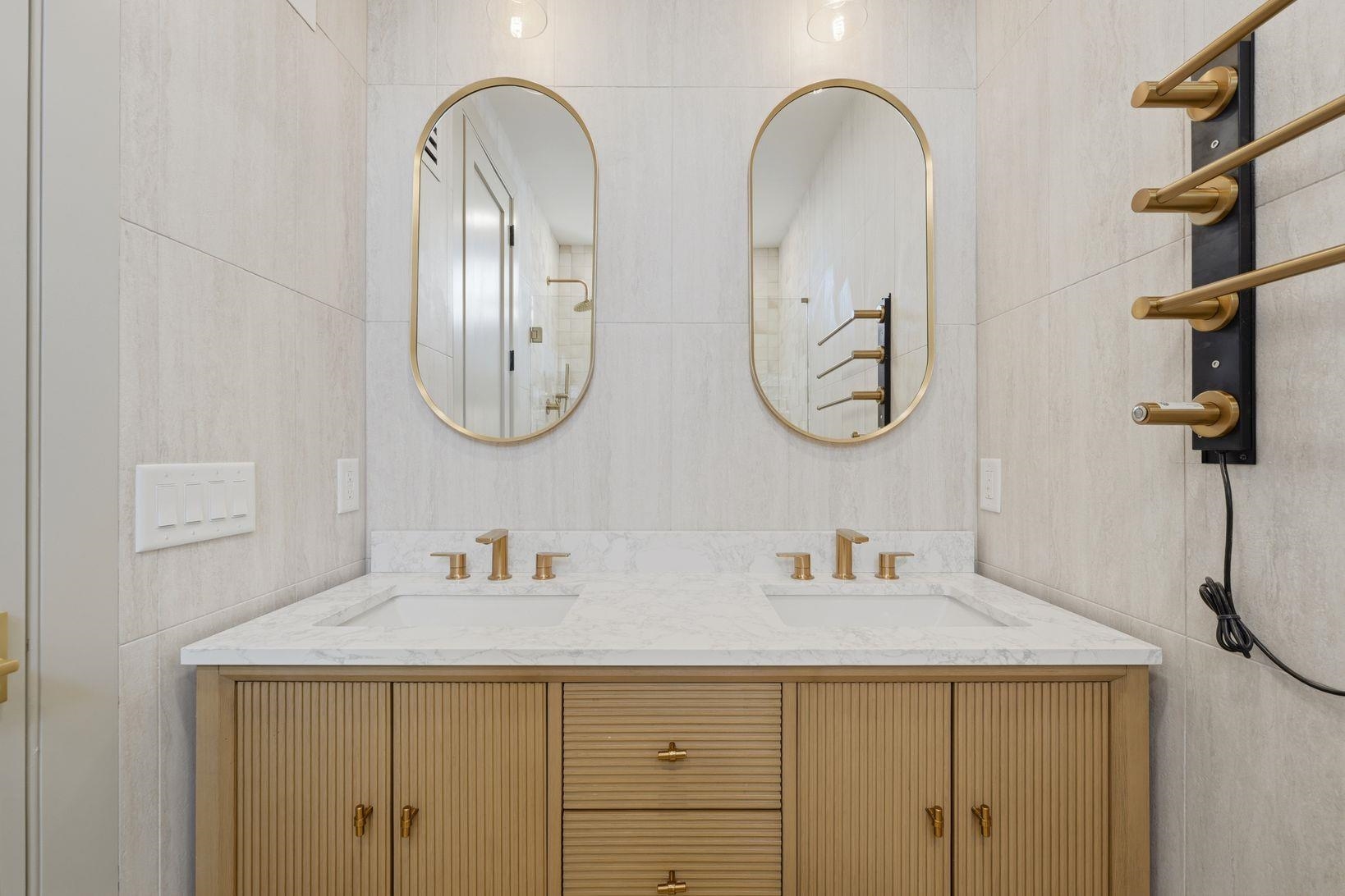 206 SHERMAN AVE Unit: 2