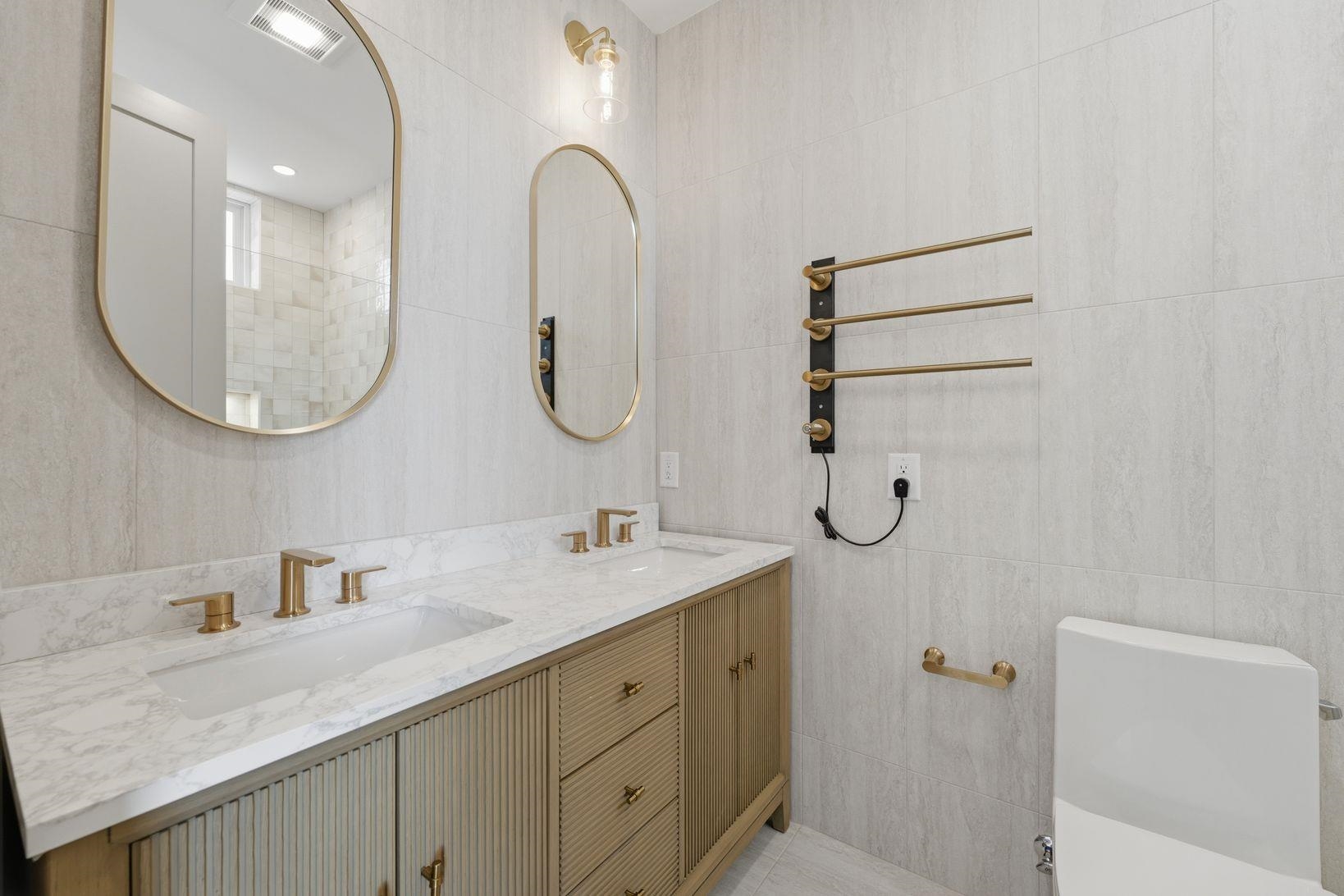 206 SHERMAN AVE Unit: 2