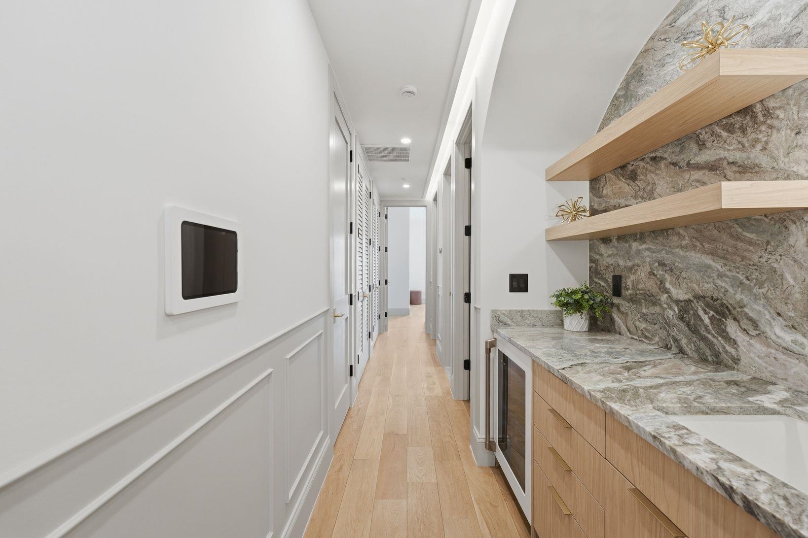 206 SHERMAN AVE Unit: 2