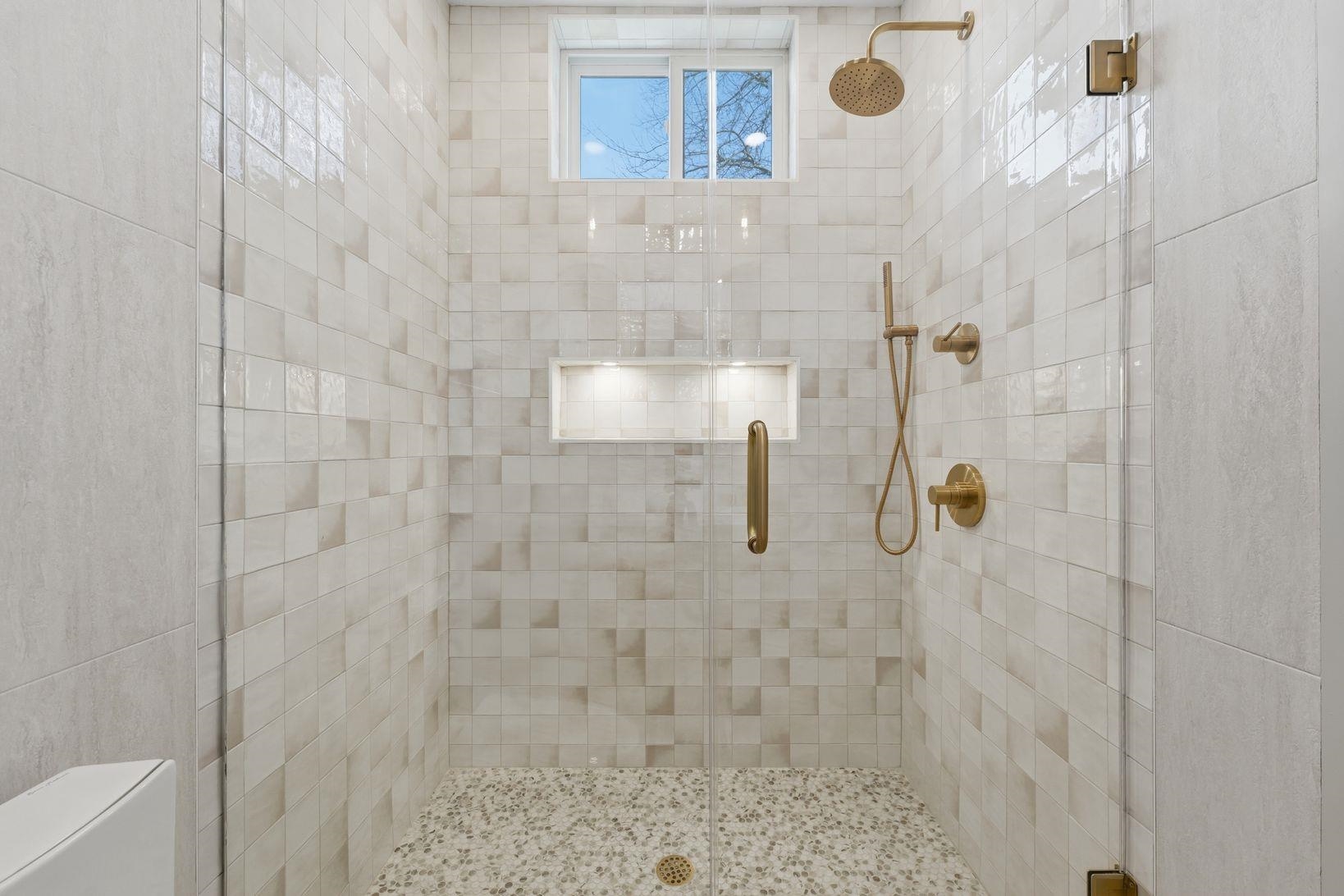 206 SHERMAN AVE Unit: 2