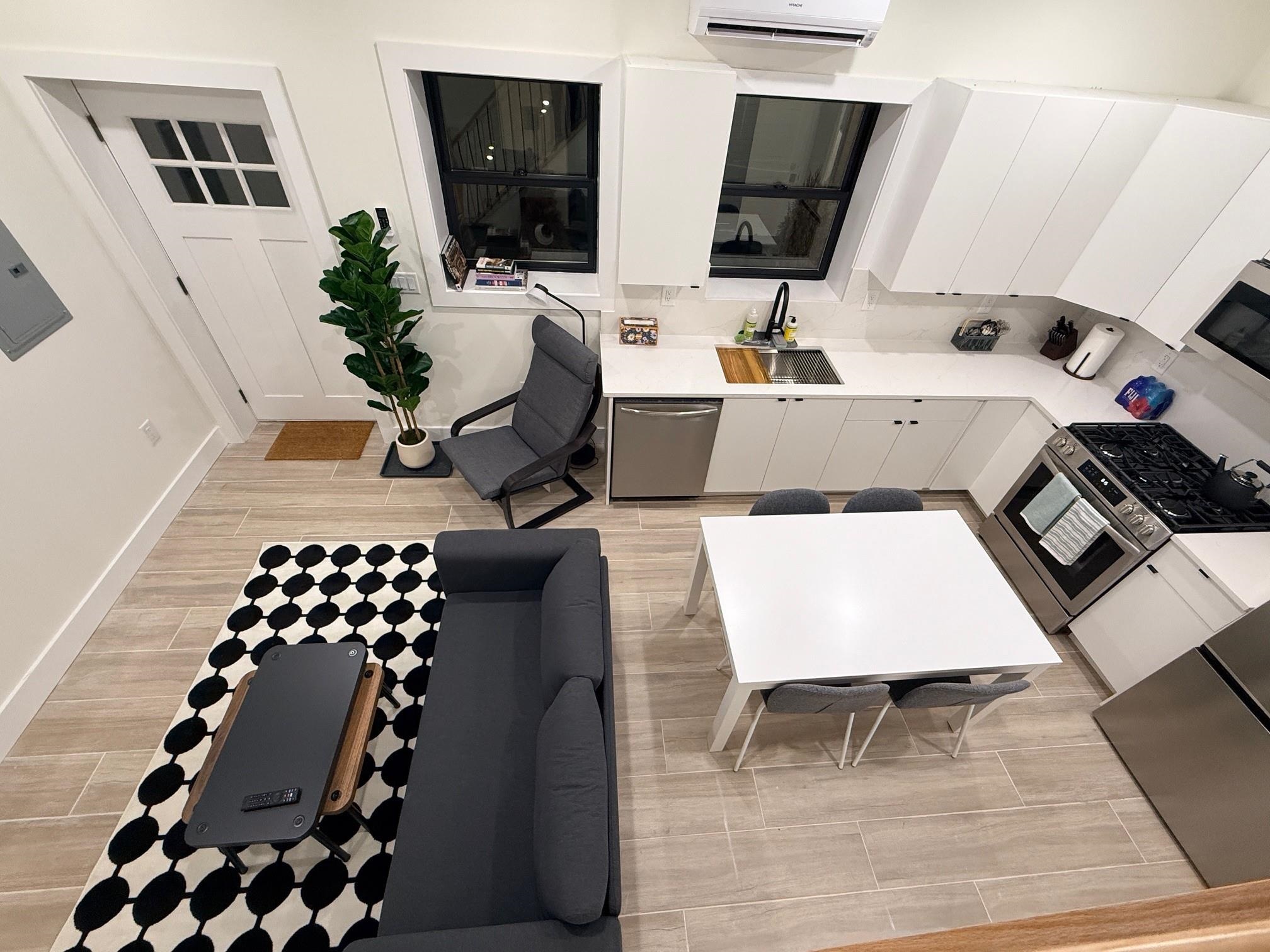 27 GRAHAM ST Unit: Rear (3)