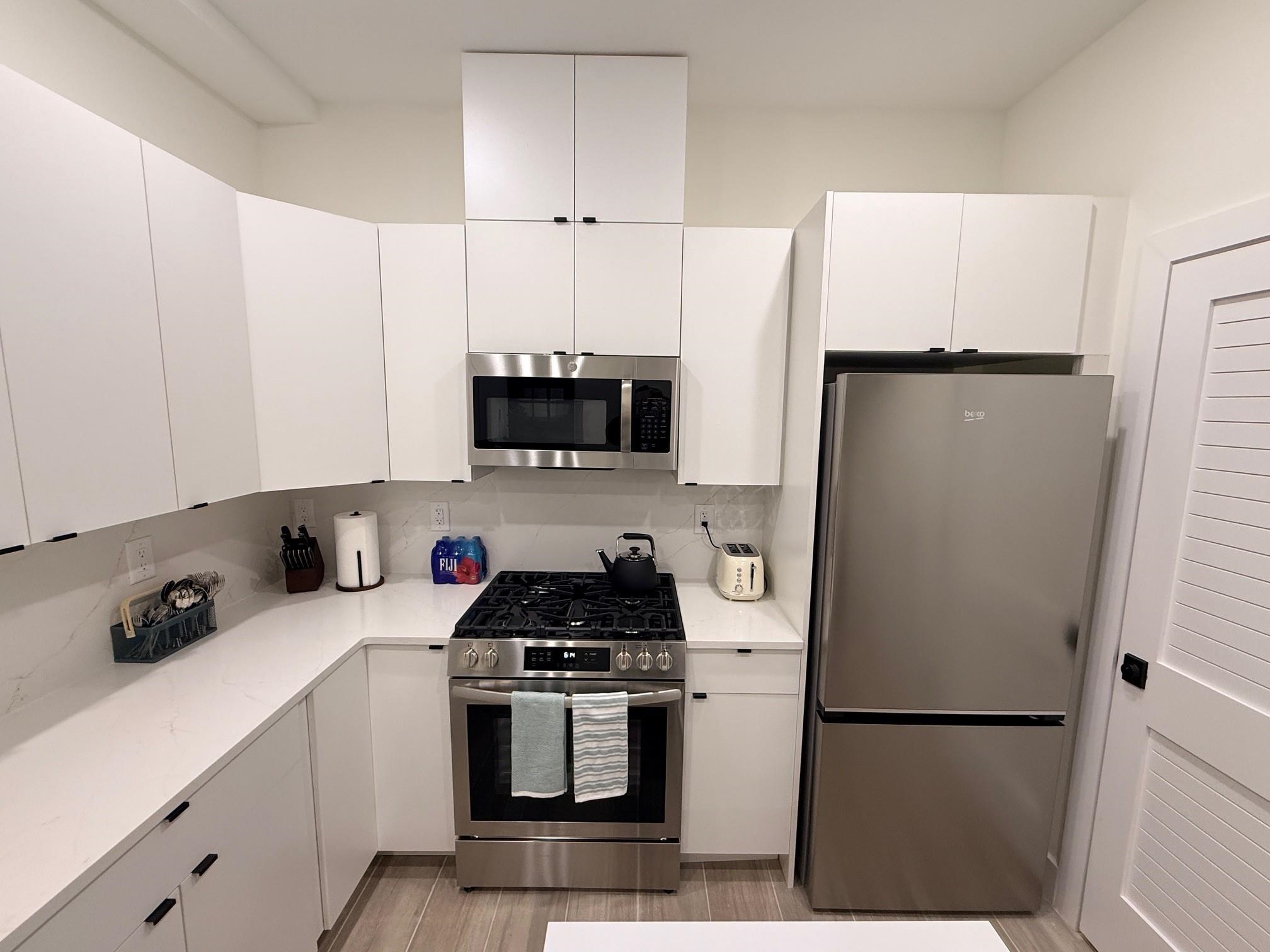 27 GRAHAM ST Unit: Rear (3)