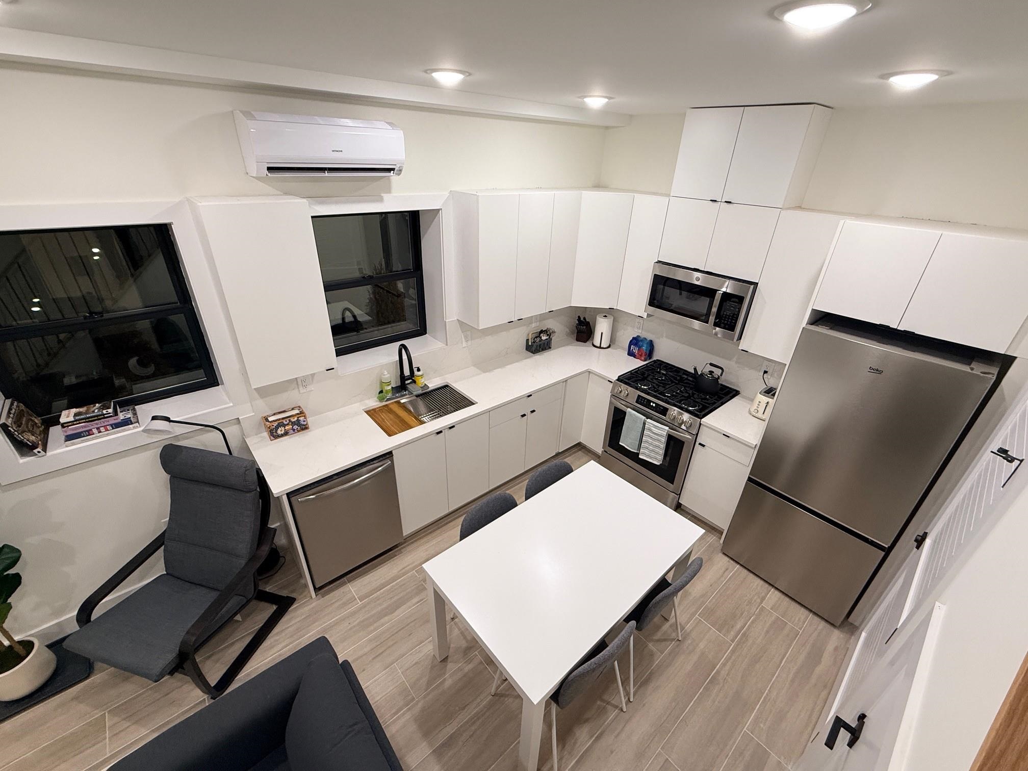 27 GRAHAM ST Unit: Rear (3)