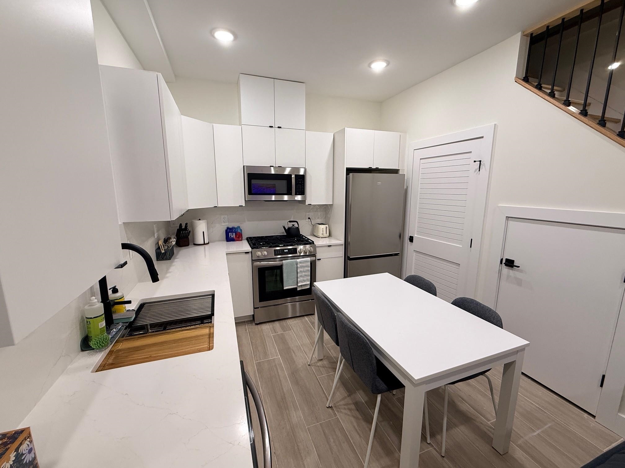 27 GRAHAM ST Unit: Rear (3)