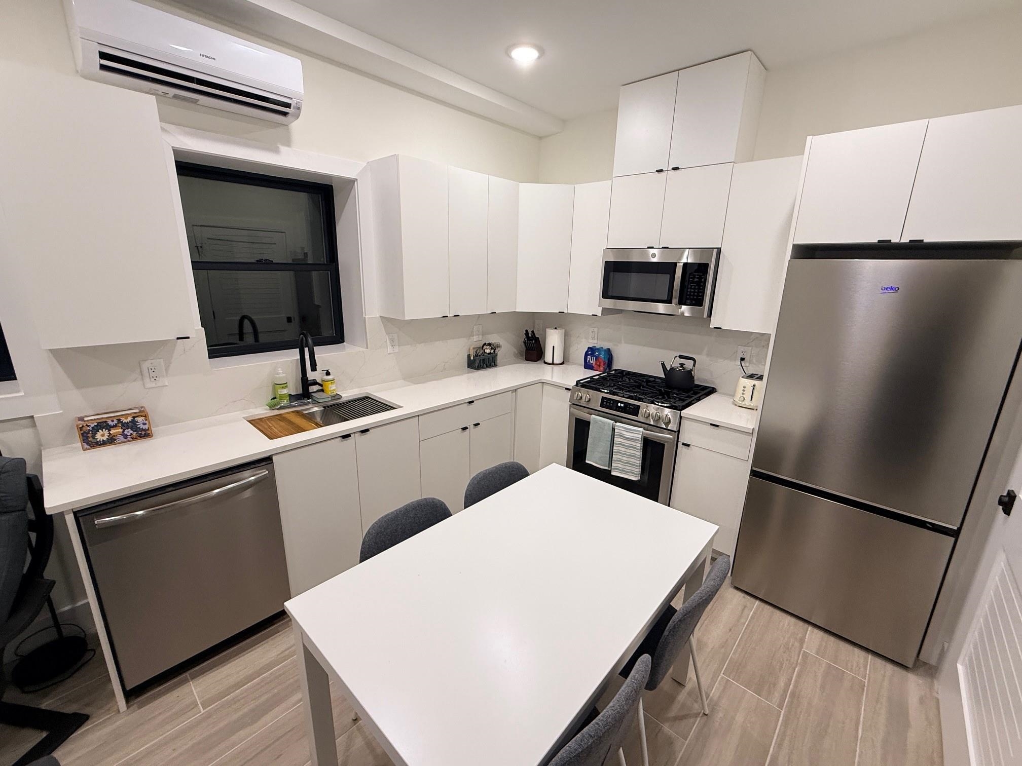 27 GRAHAM ST Unit: Rear (3)