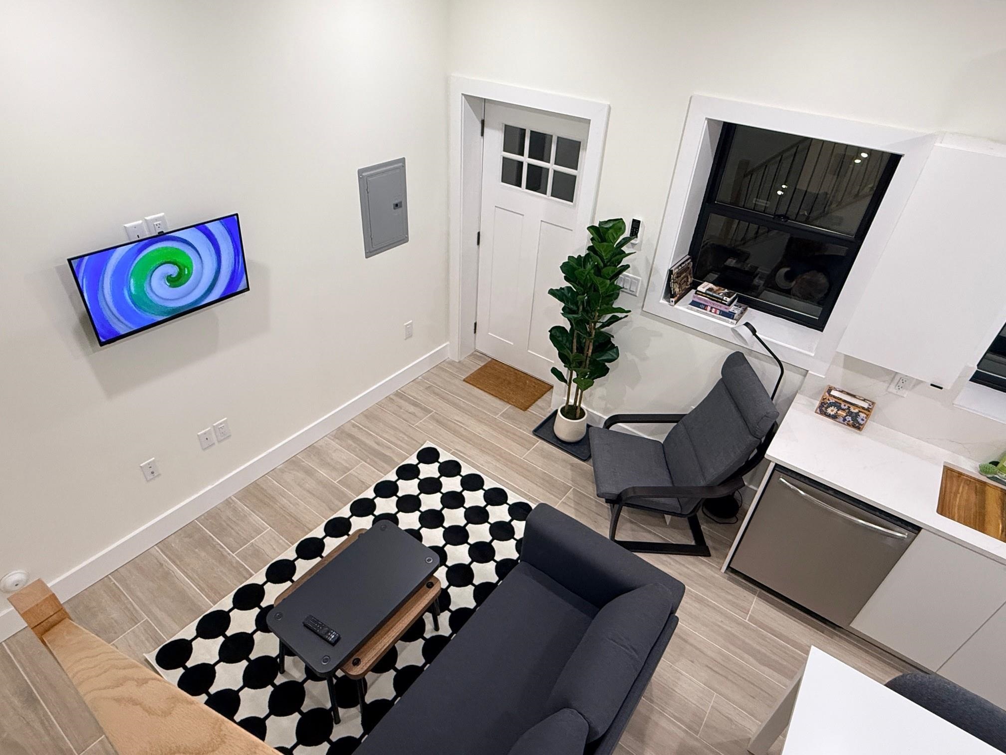 27 GRAHAM ST Unit: Rear (3)