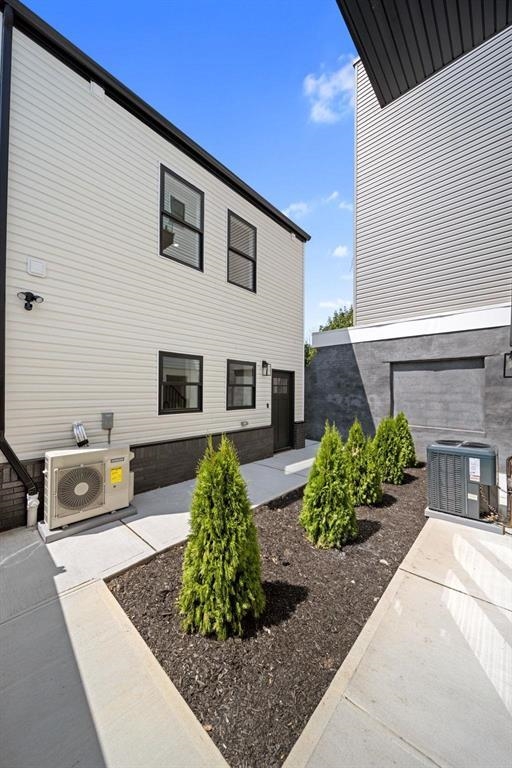 27 GRAHAM ST Unit: Rear (3)