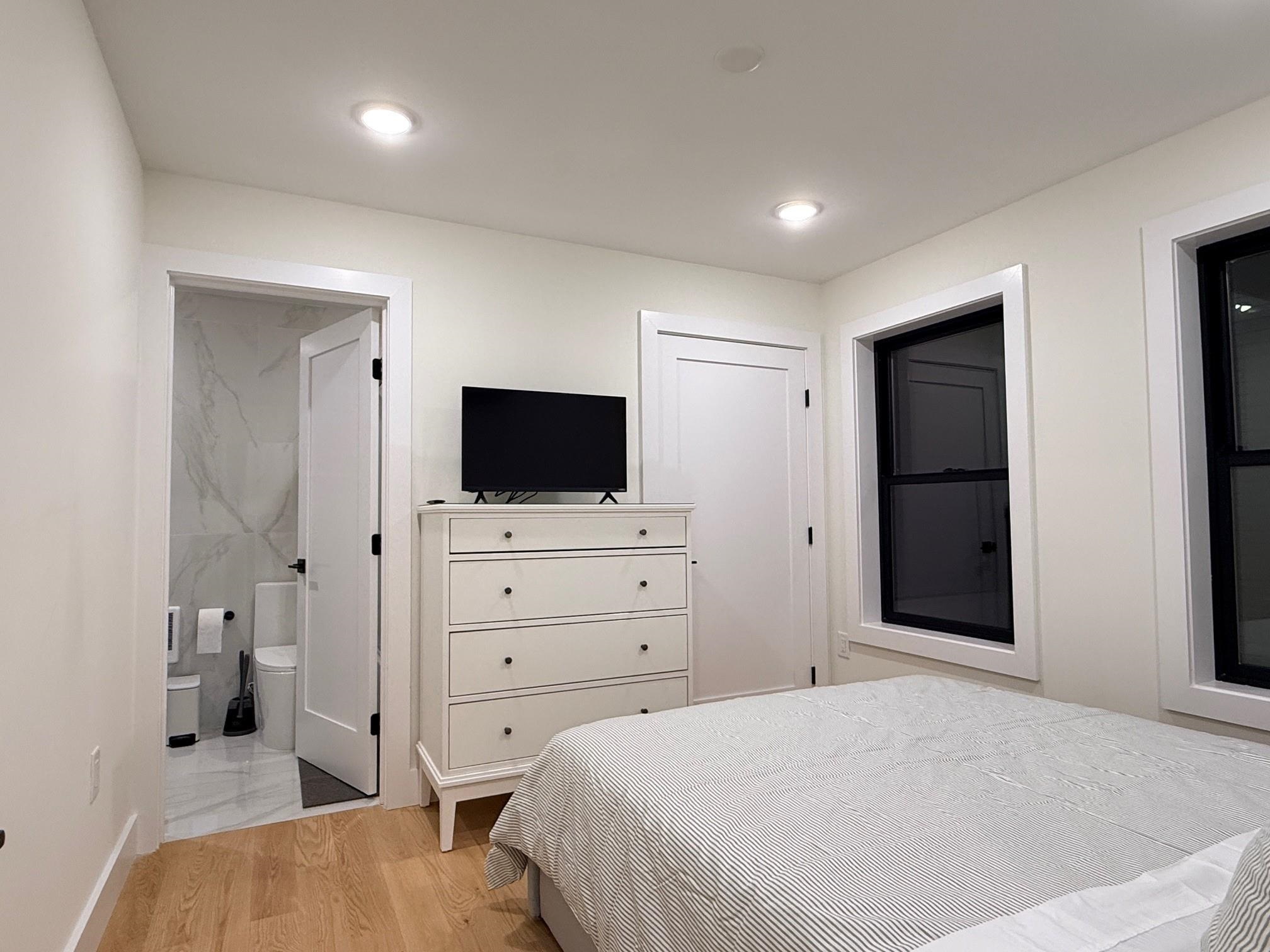 27 GRAHAM ST Unit: Rear (3)