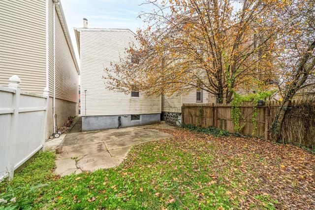 121 OGDEN AVE Unit: 2