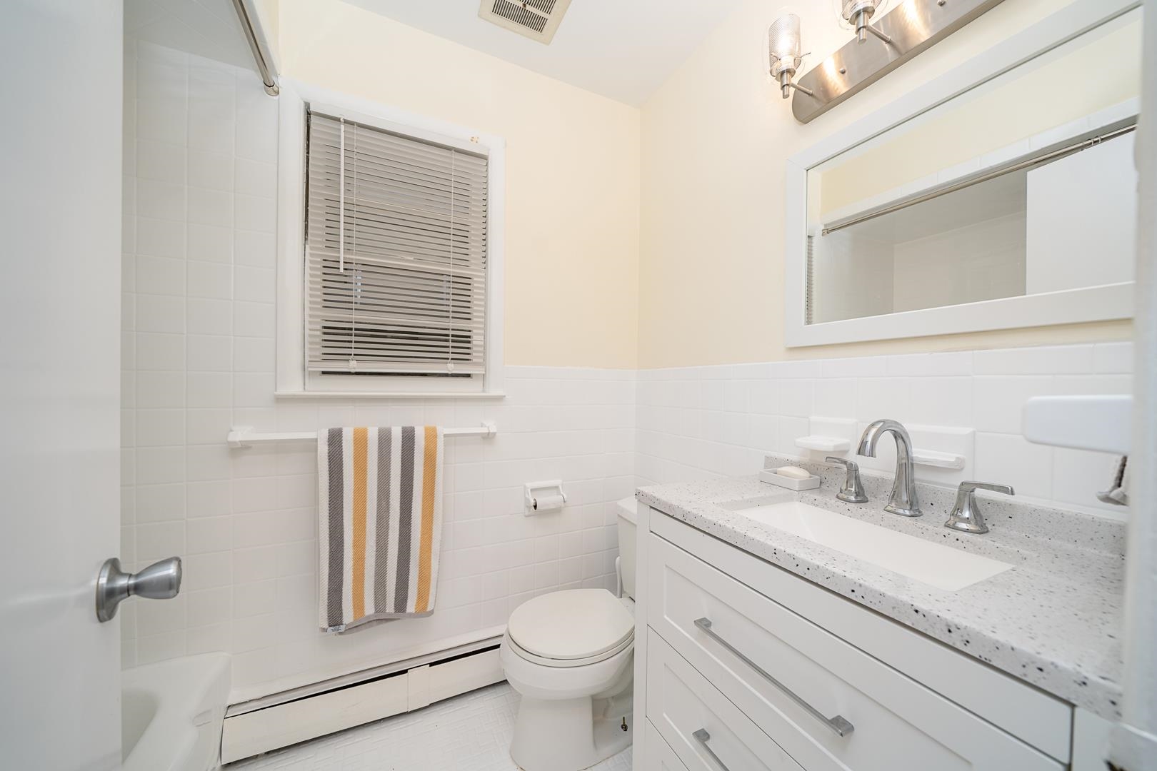 121 OGDEN AVE Unit: 2