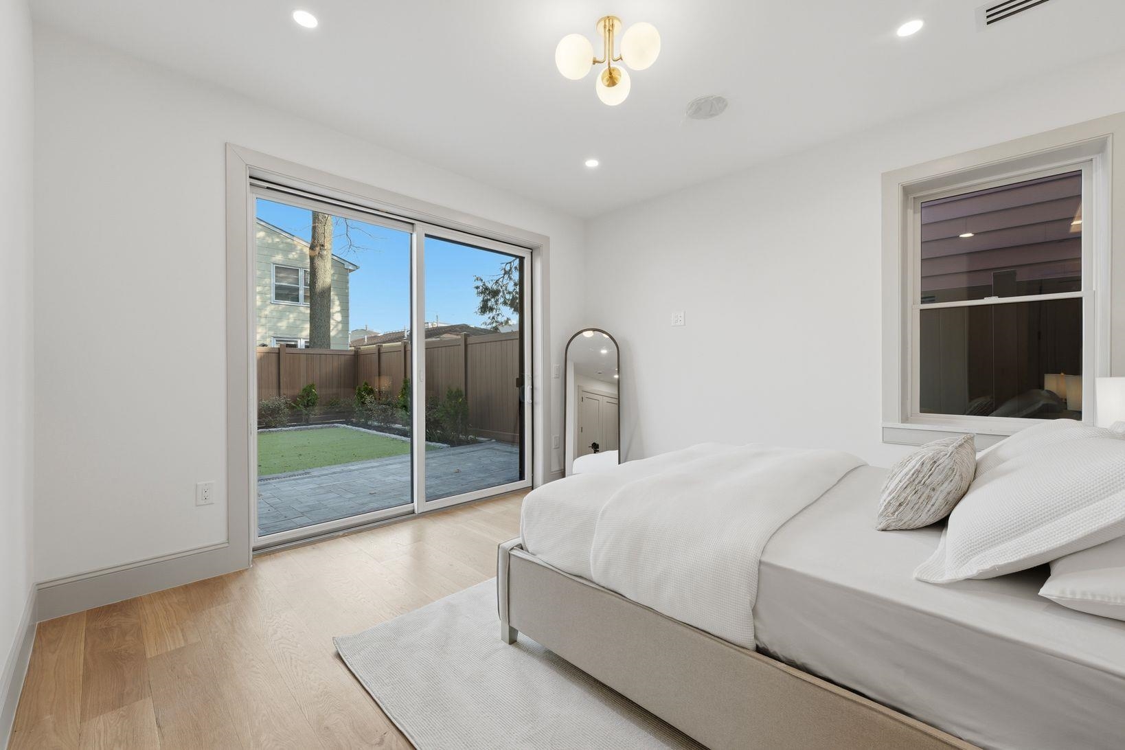 206 SHERMAN AVE Unit: 1