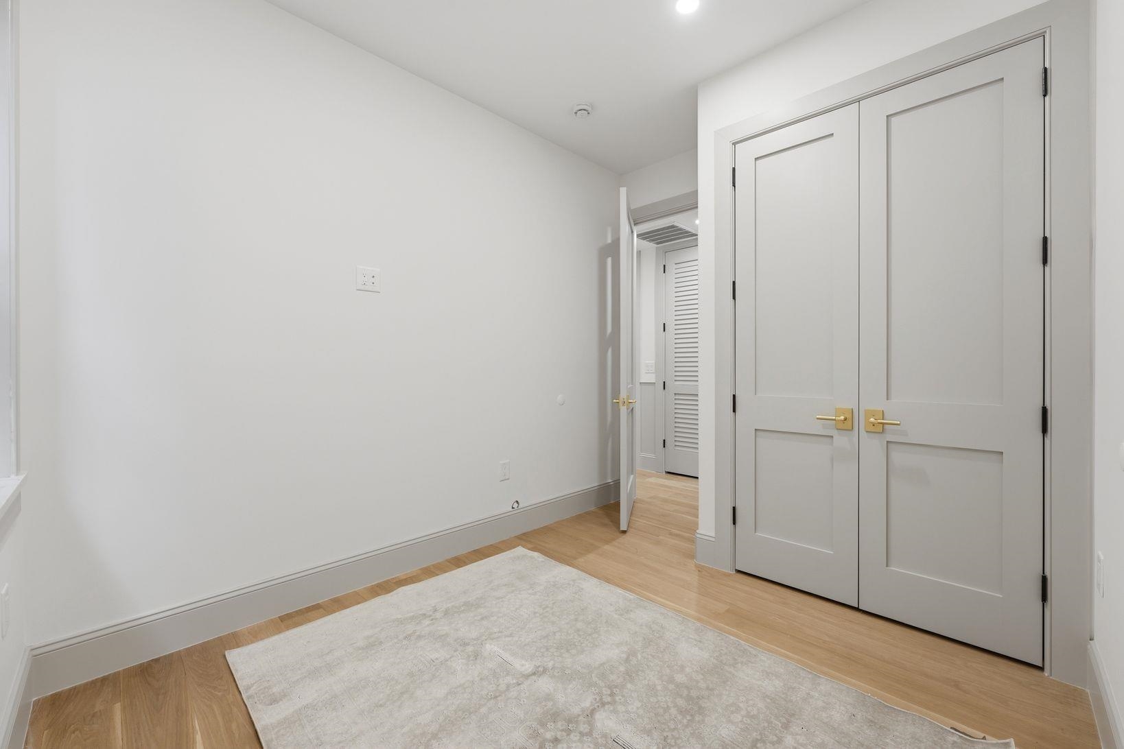 206 SHERMAN AVE Unit: 1