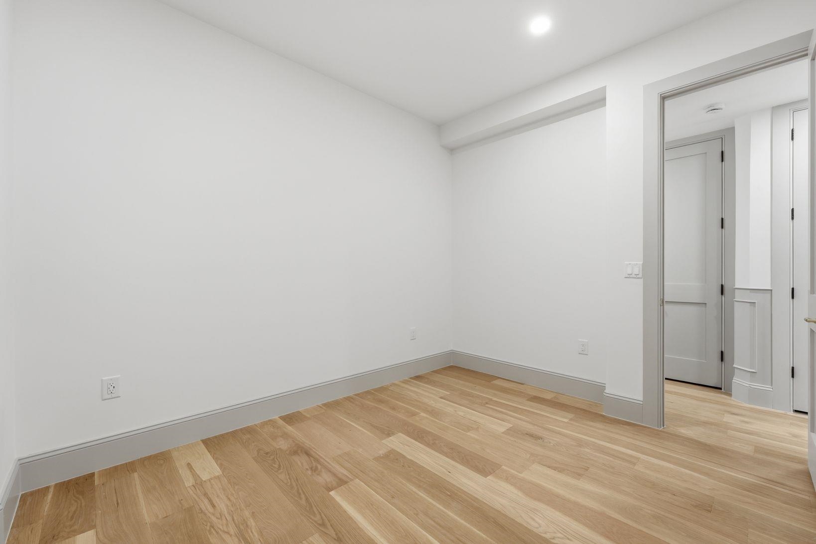 206 SHERMAN AVE Unit: 1