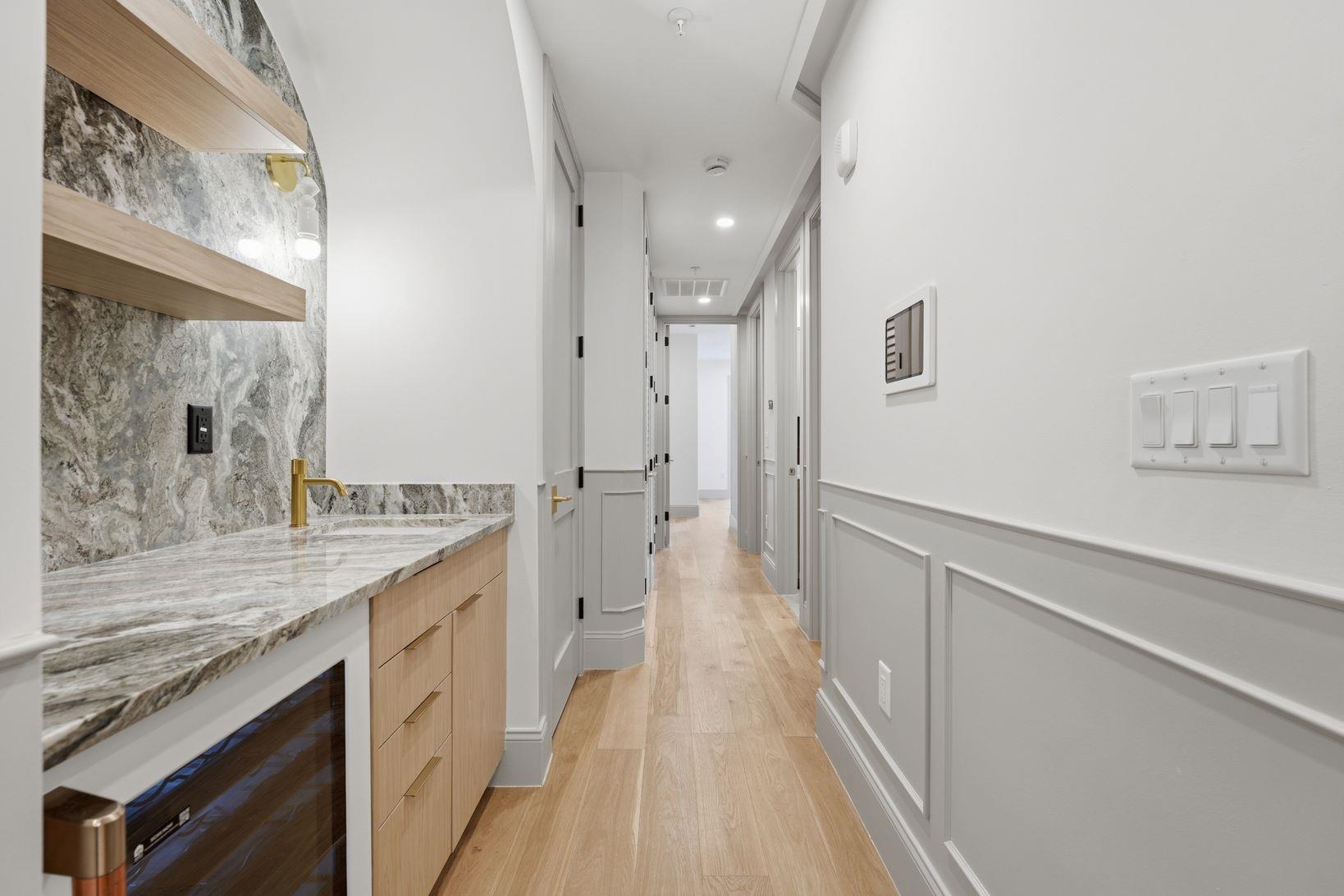 206 SHERMAN AVE Unit: 1