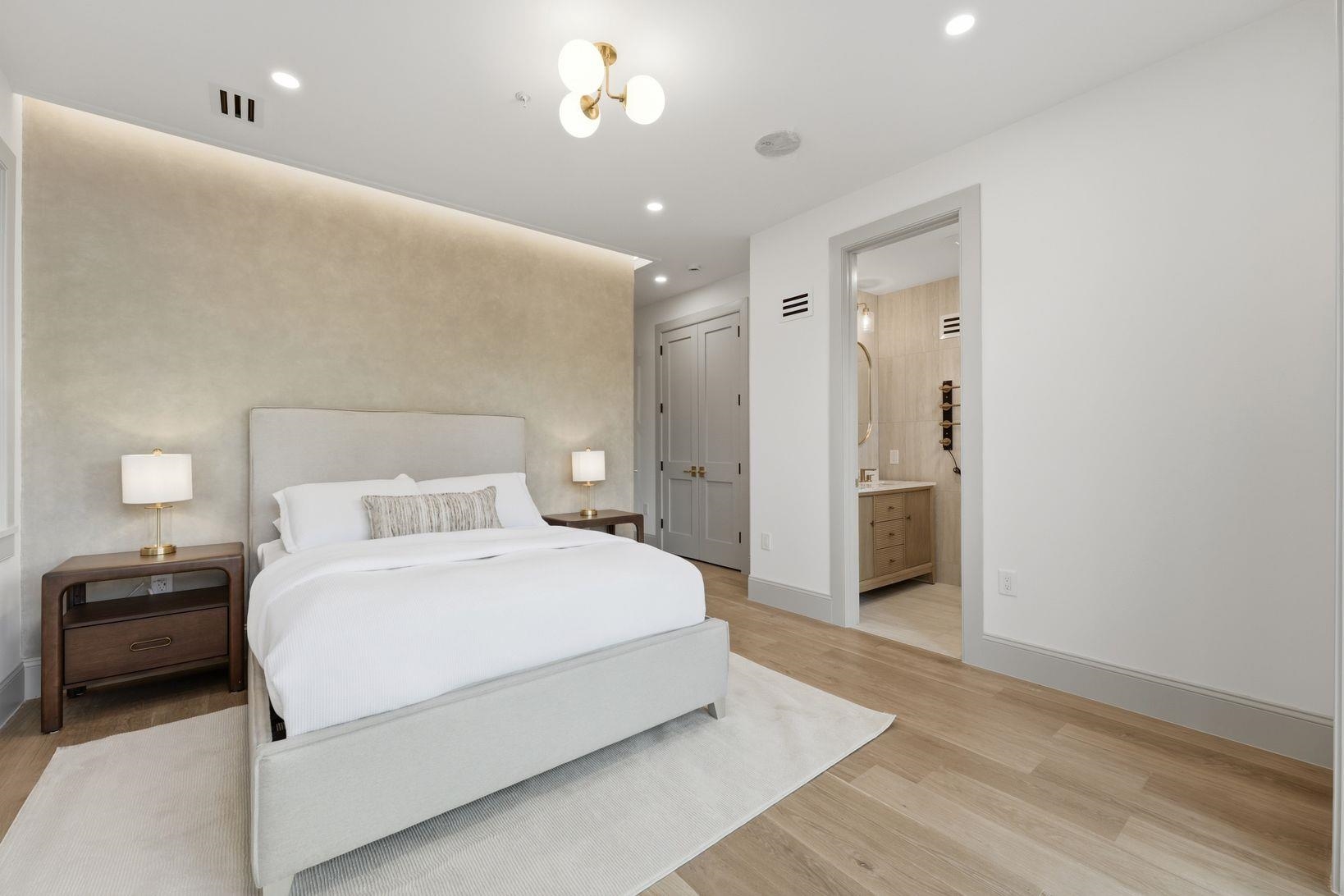 206 SHERMAN AVE Unit: 1