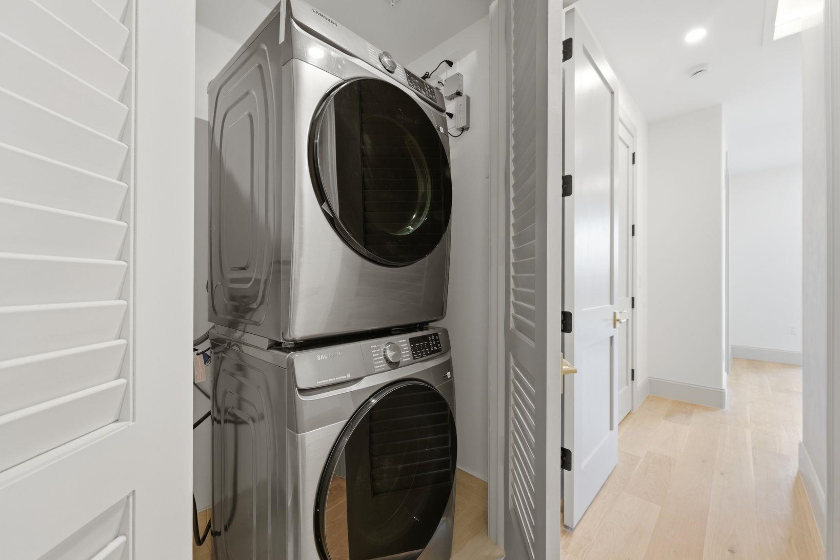 206 SHERMAN AVE Unit: 1