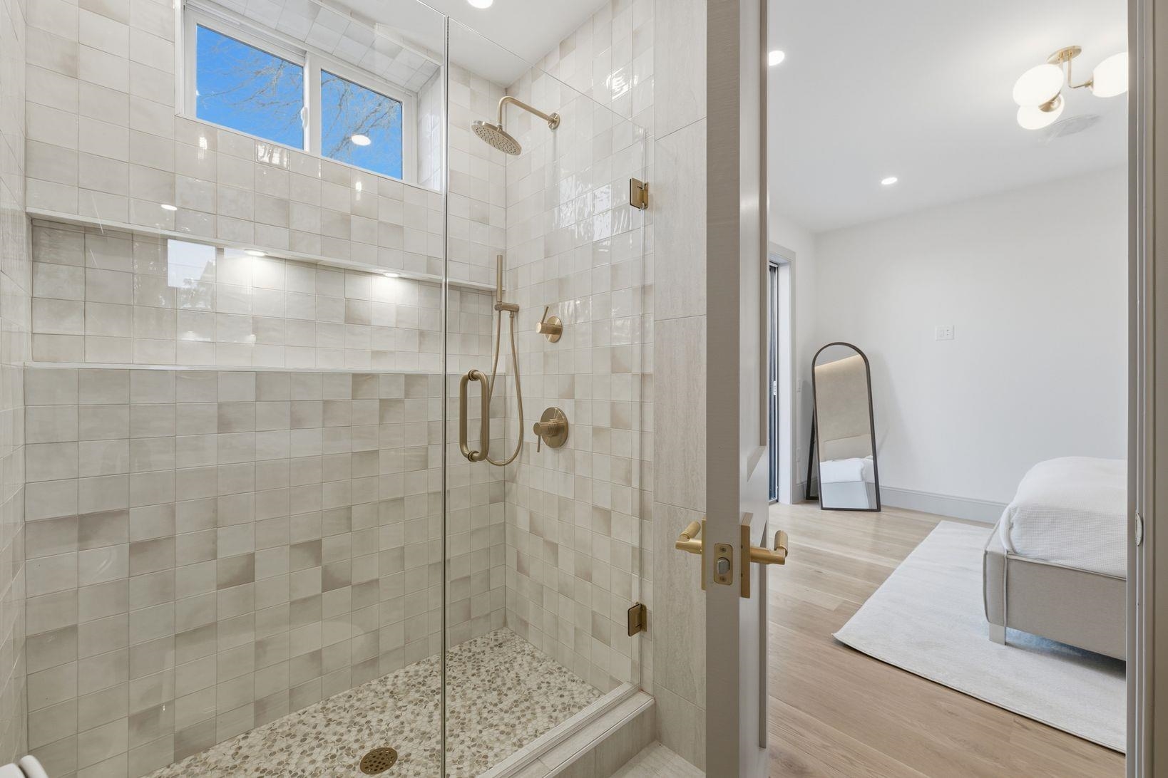 206 SHERMAN AVE Unit: 1