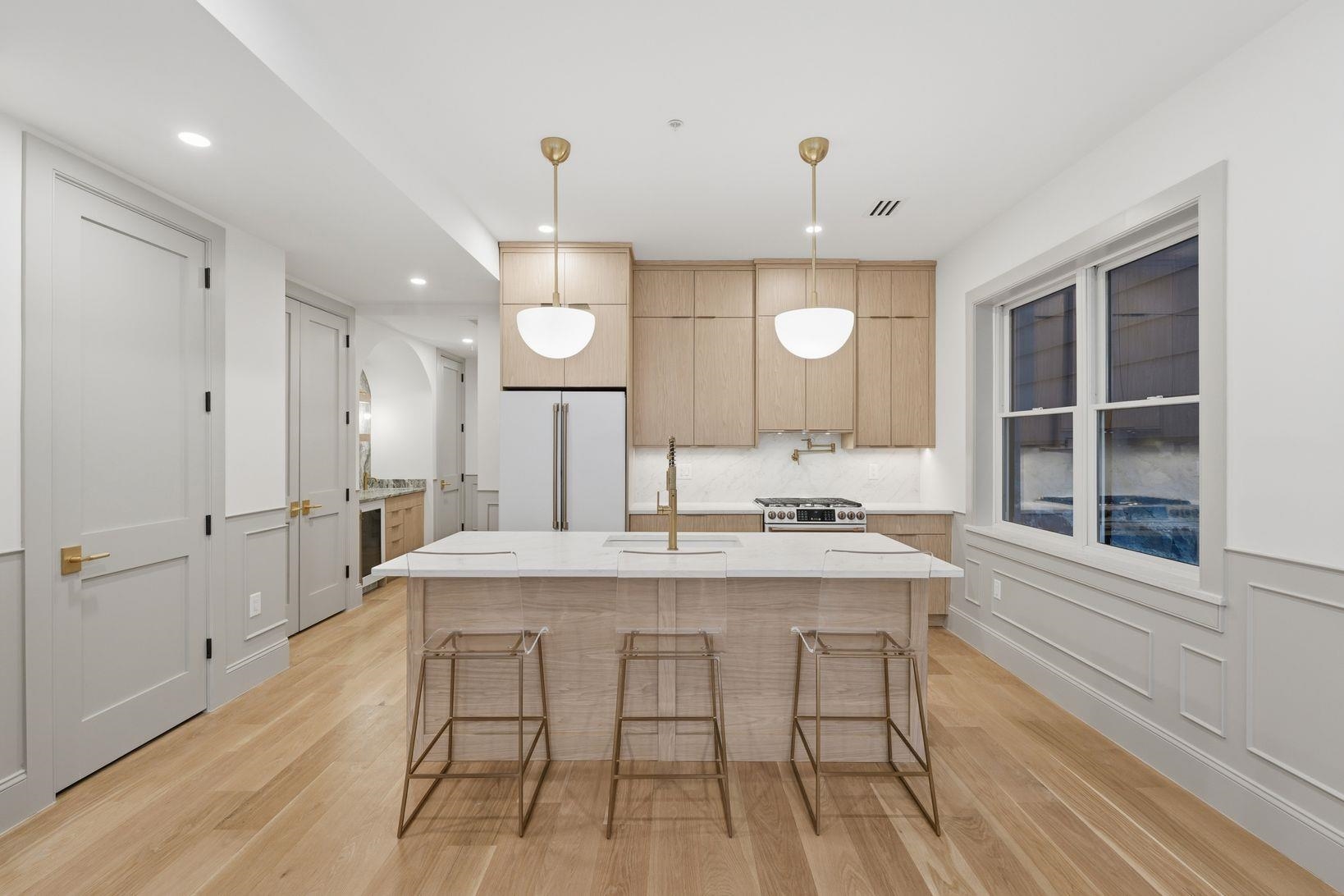 206 SHERMAN AVE Unit: 1