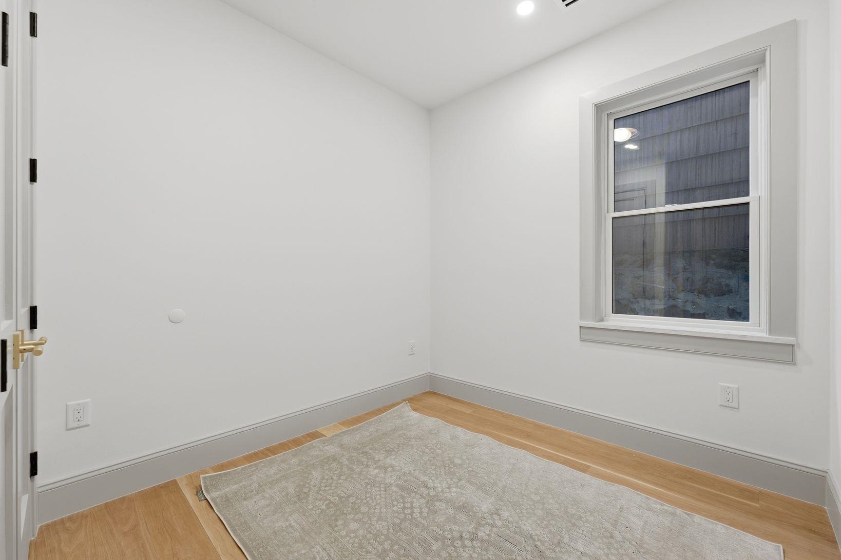 206 SHERMAN AVE Unit: 1