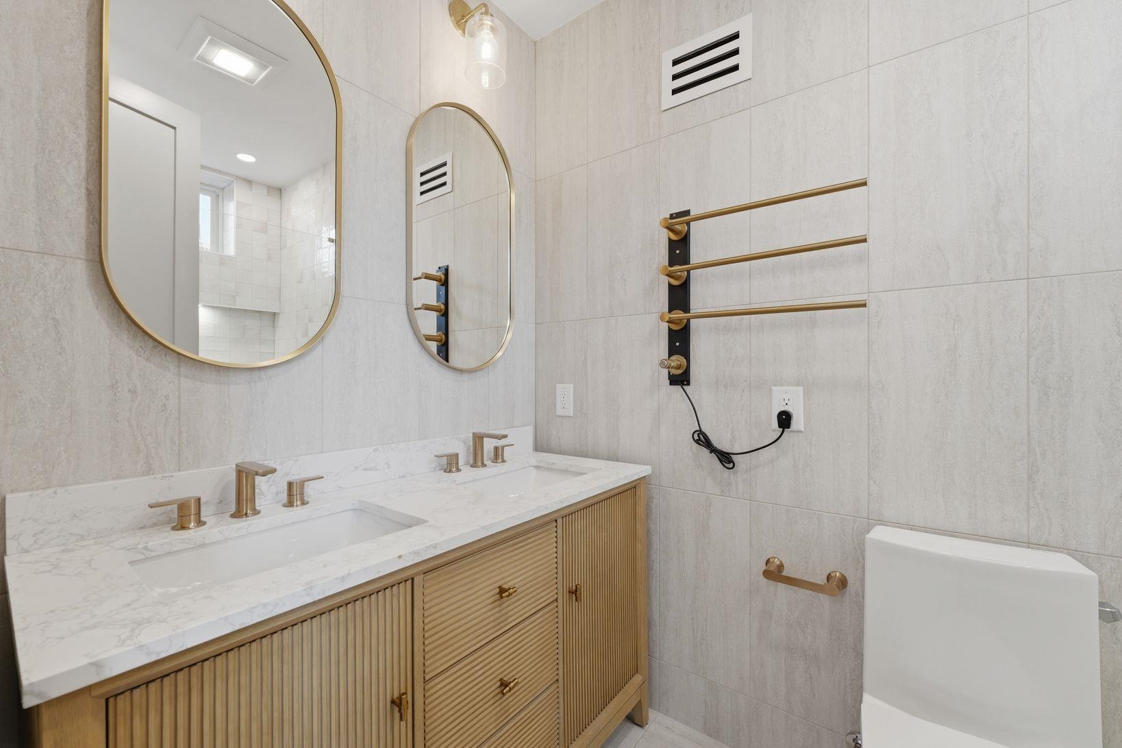 206 SHERMAN AVE Unit: 1