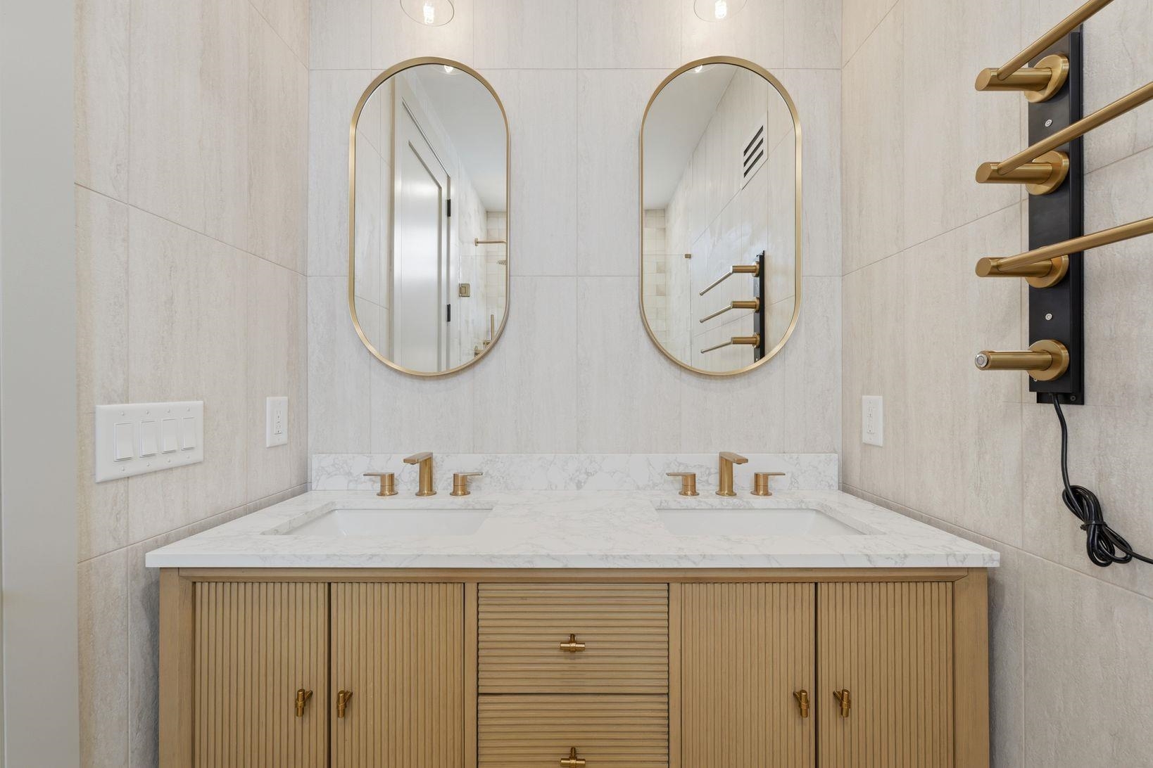 206 SHERMAN AVE Unit: 3