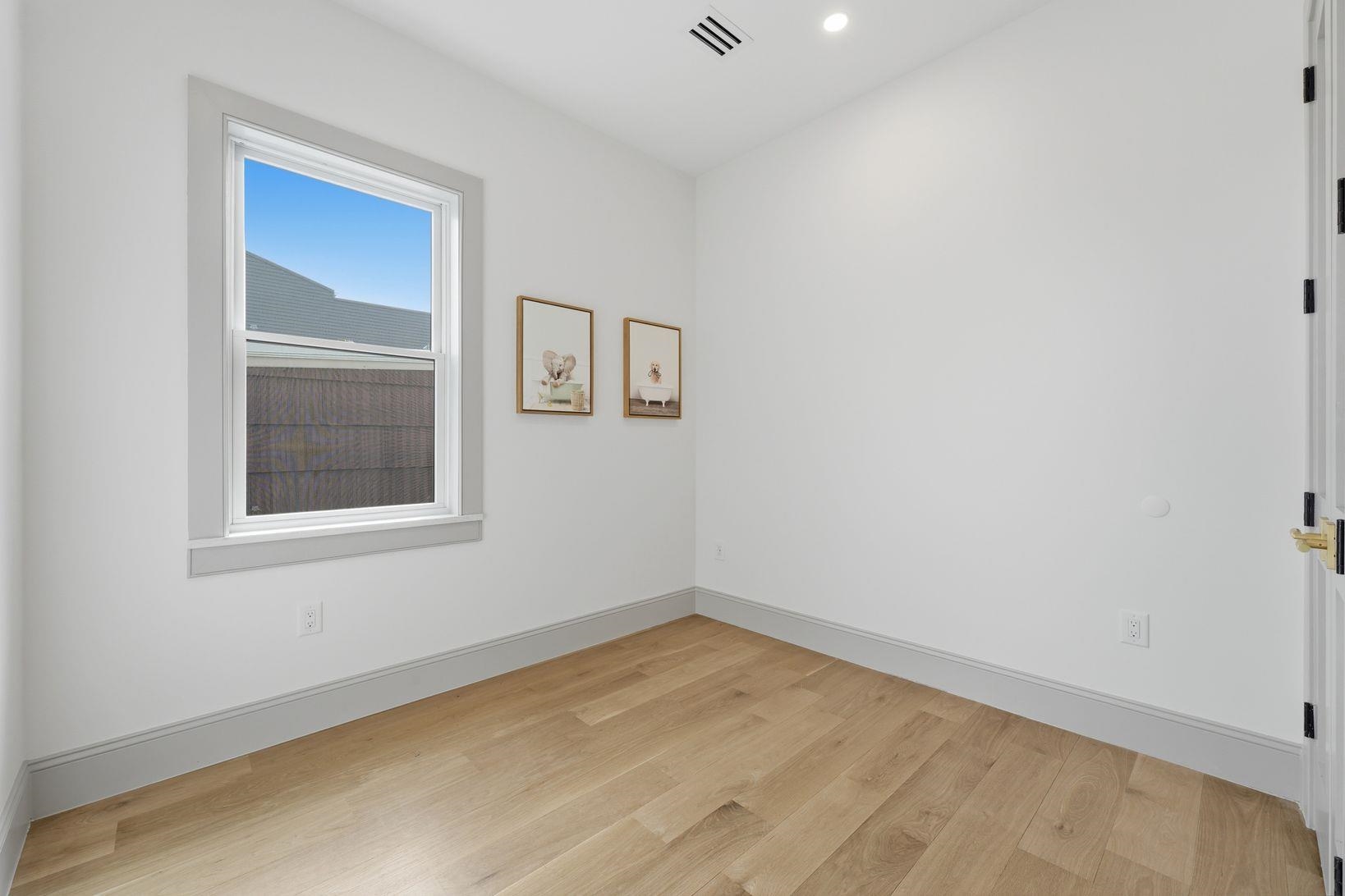 206 SHERMAN AVE Unit: 3