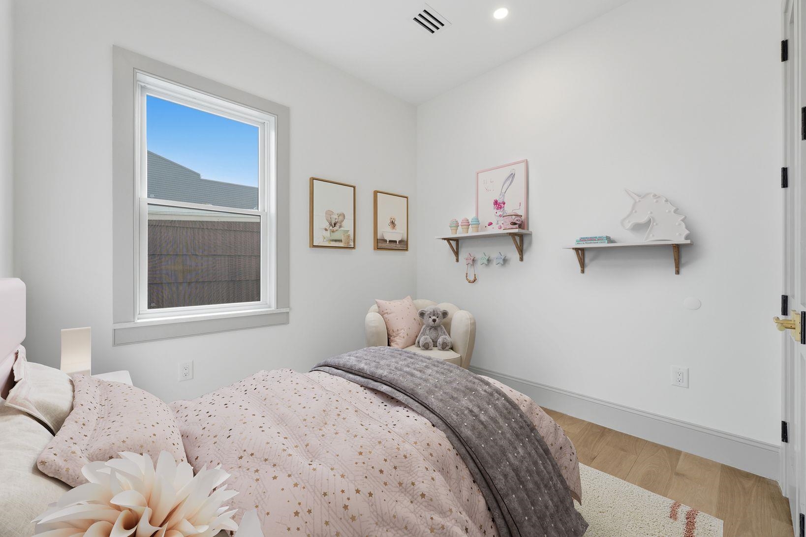 206 SHERMAN AVE Unit: 3