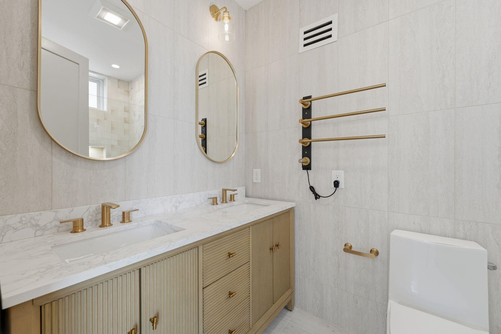 206 SHERMAN AVE Unit: 3