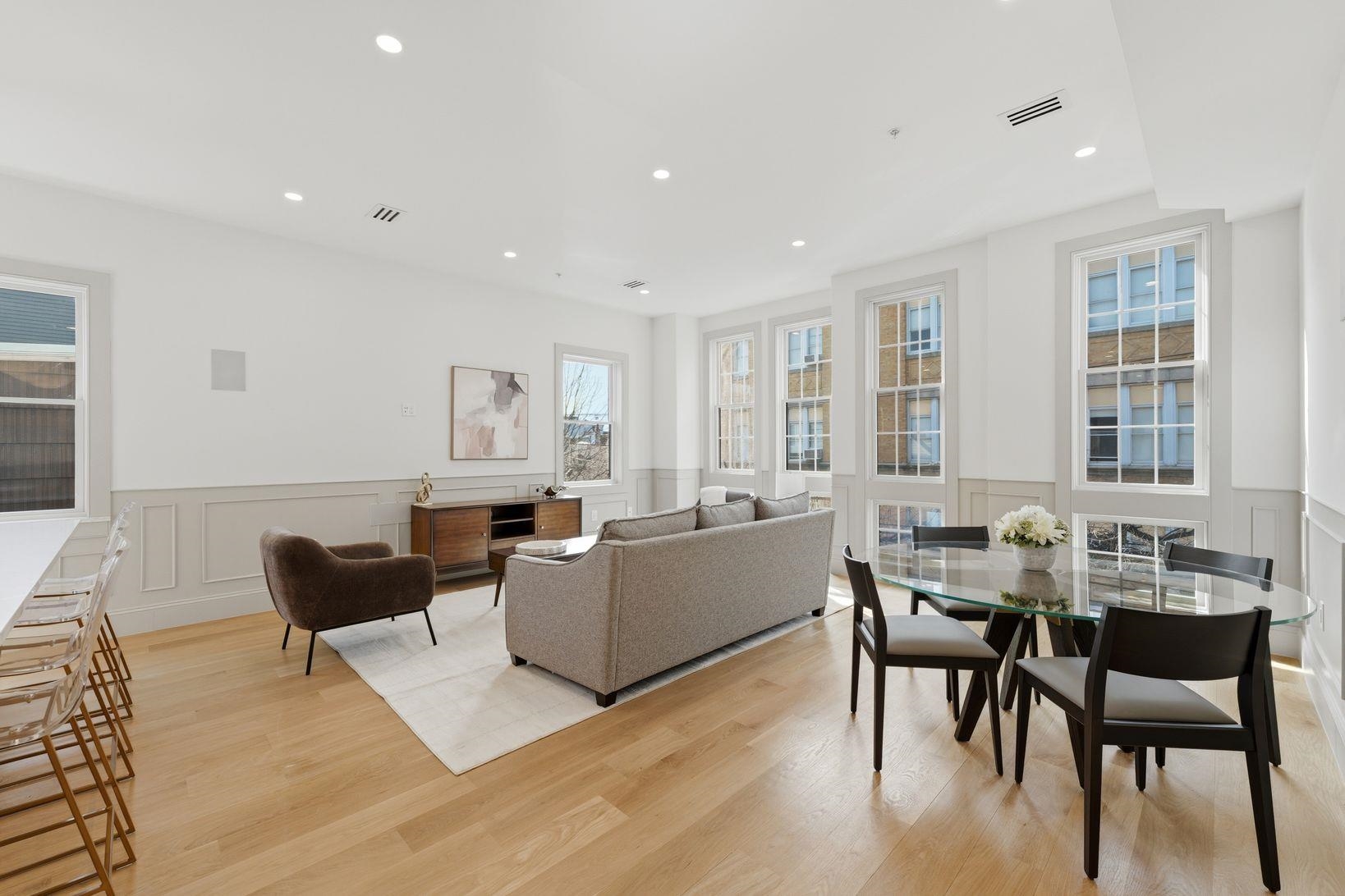 206 SHERMAN AVE Unit: 3