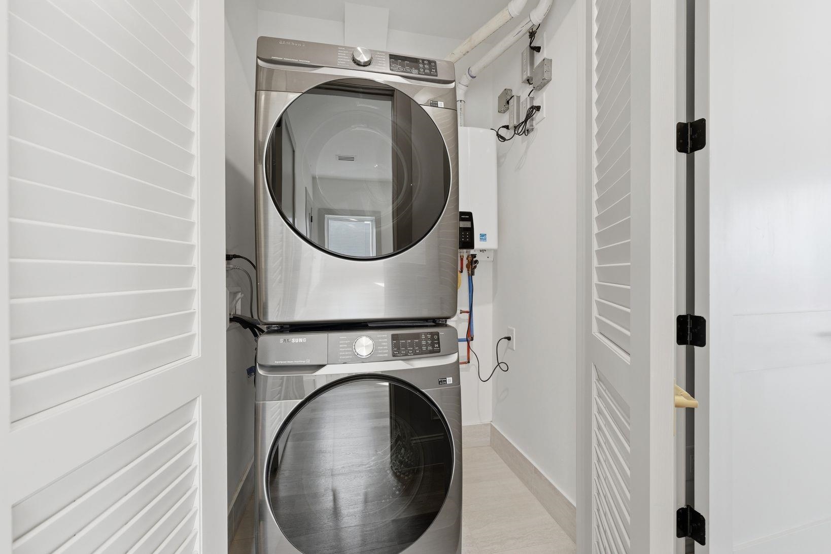 206 SHERMAN AVE Unit: 3